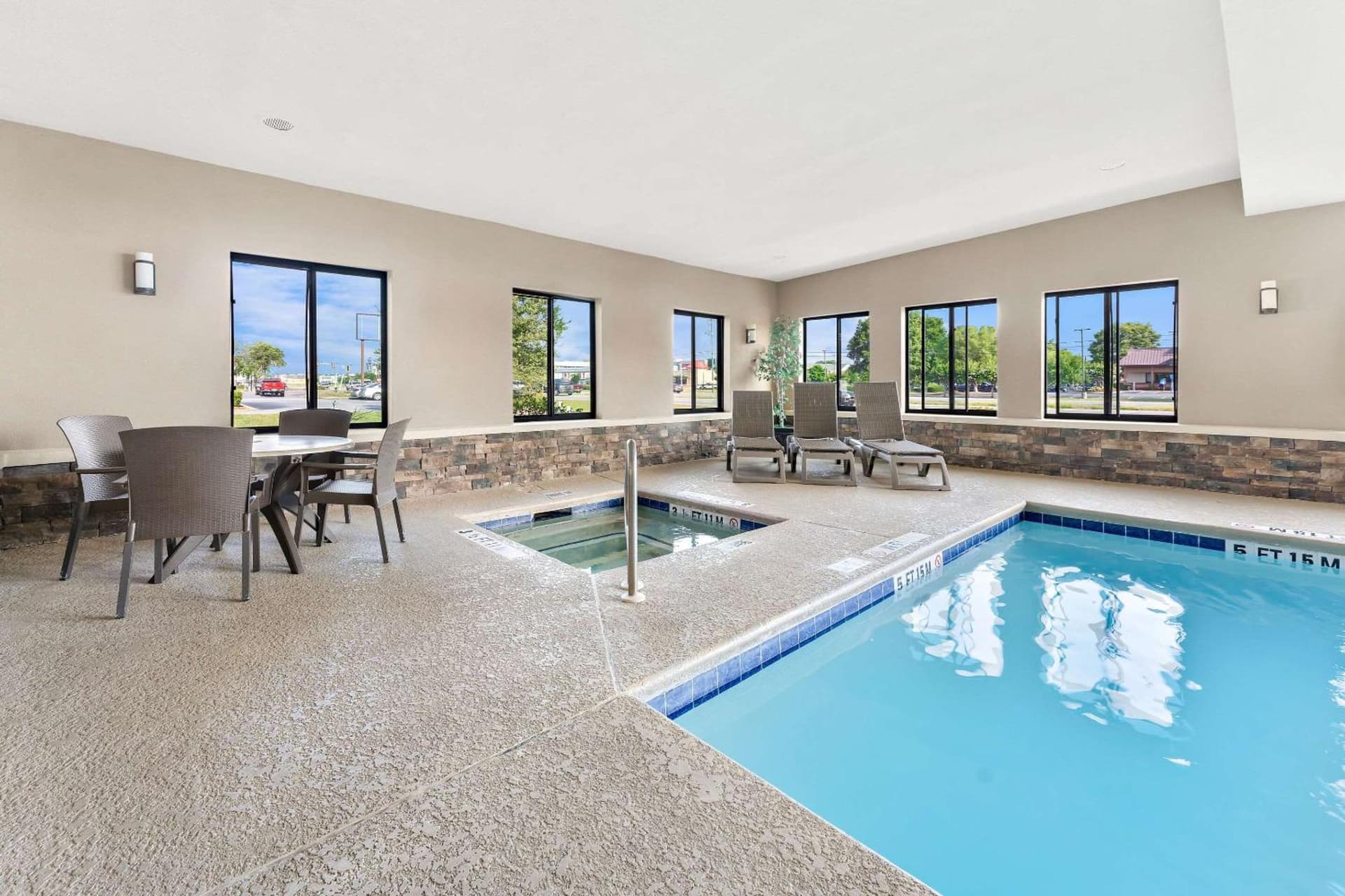 Comfort Suites near Robins Air Force Base gallery photo in Warner Robins, GA — image 27