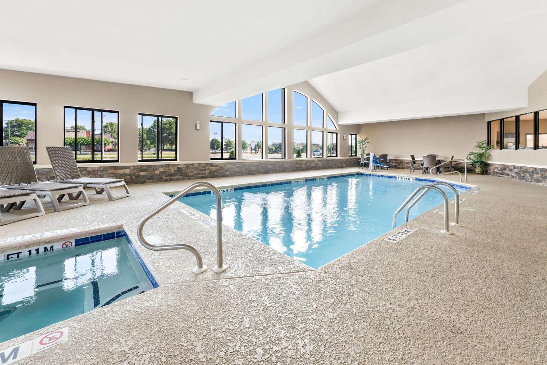 Comfort Suites near Robins Air Force Base gallery photo in Warner Robins, GA — image 39