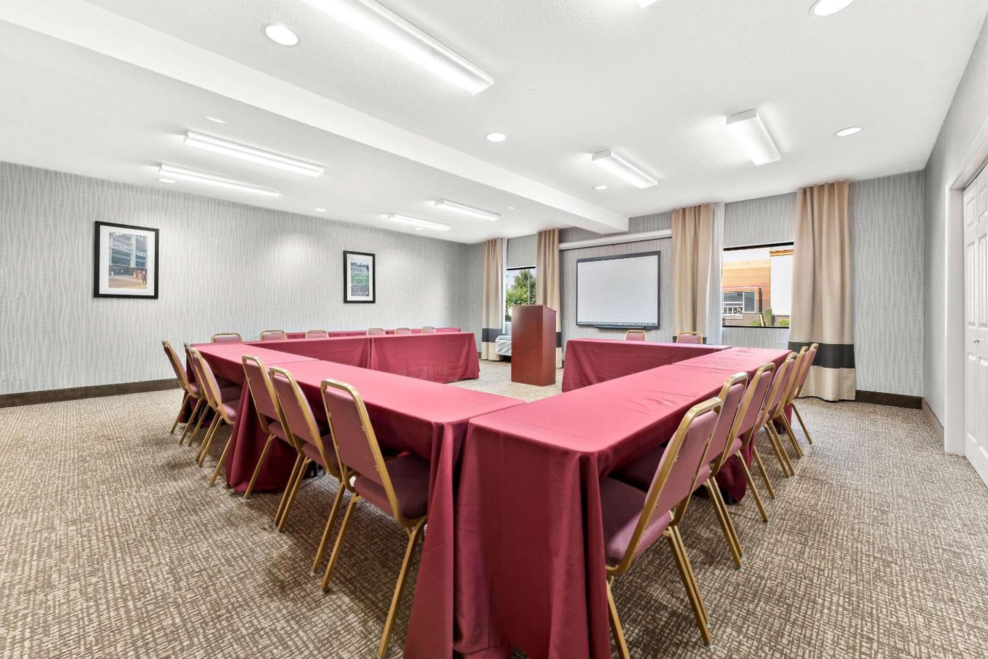 Comfort Suites near Robins Air Force Base gallery photo in Warner Robins, GA — image 21