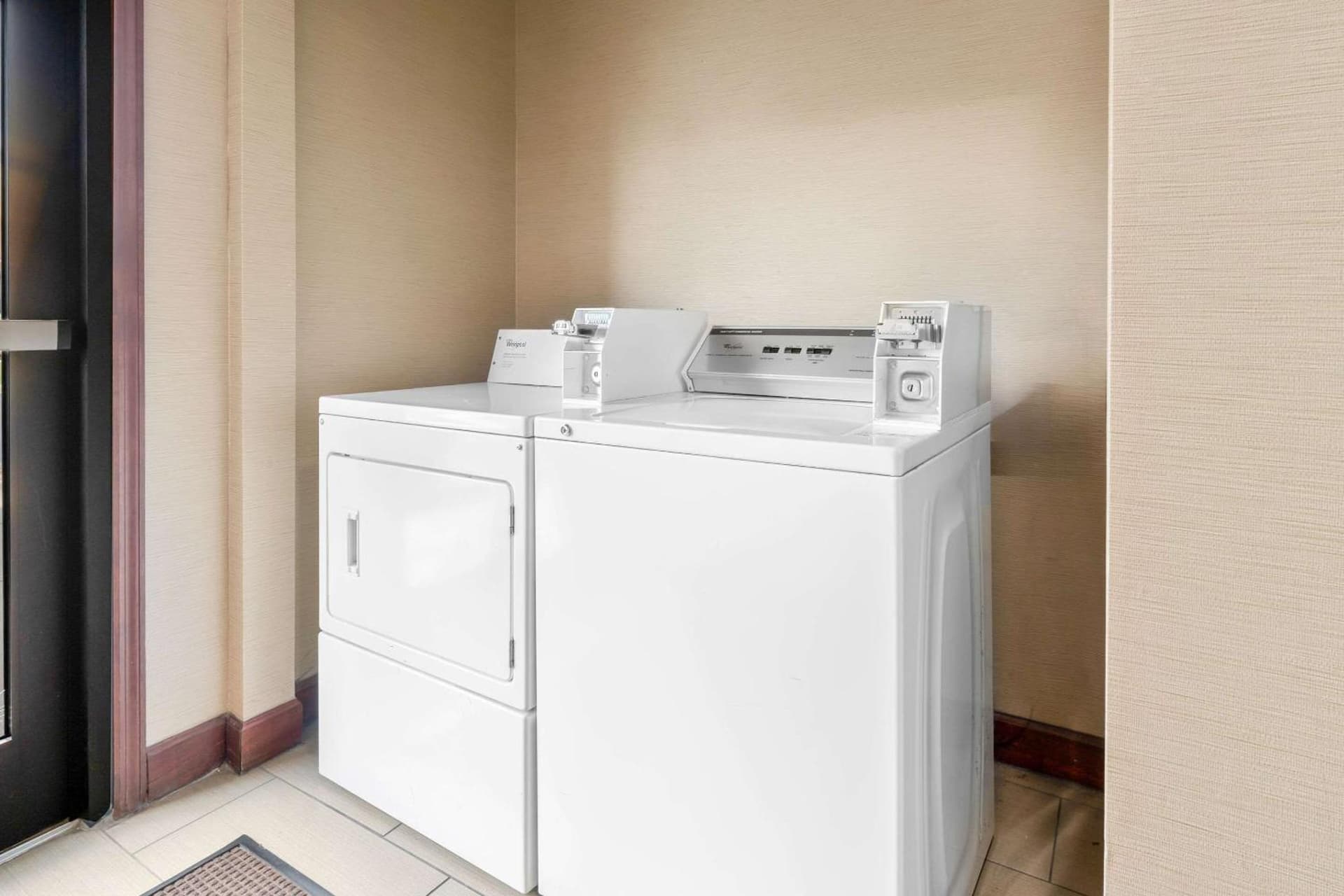 Comfort Suites near Robins Air Force Base gallery photo in Warner Robins, GA — image 50
