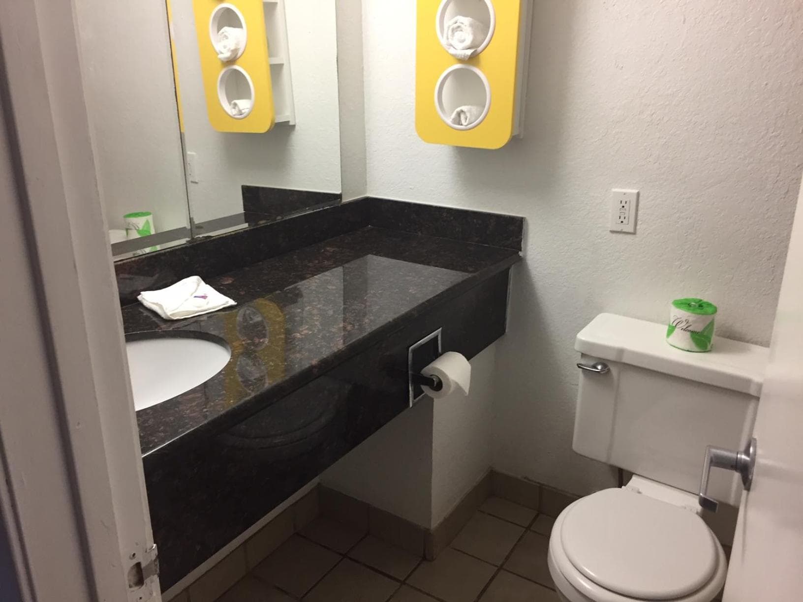 Motel 6-Waco, TX interior in Waco, TX — gallery photo 2