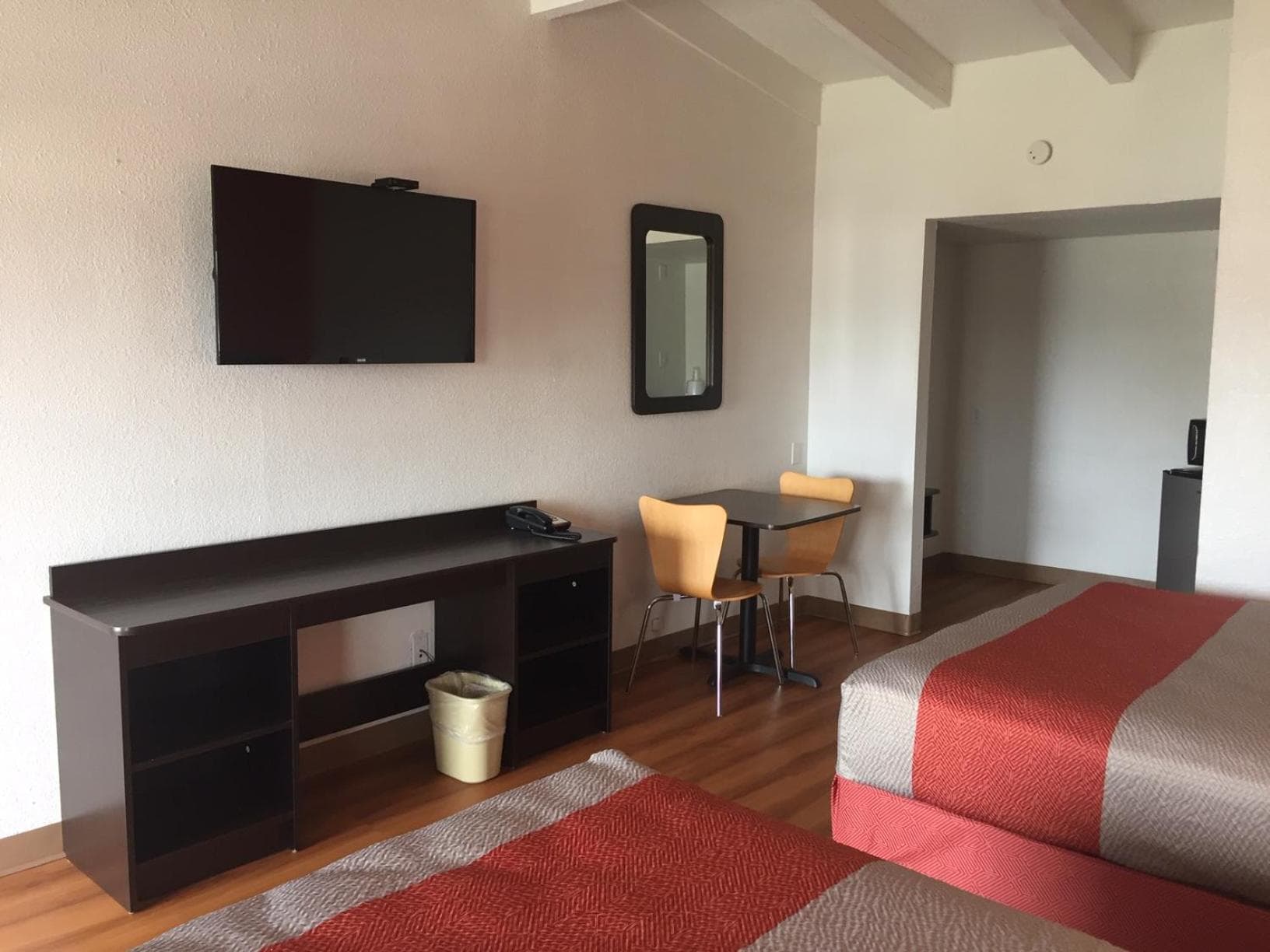 Motel 6-Waco, TX interior in Waco, TX — gallery photo 2