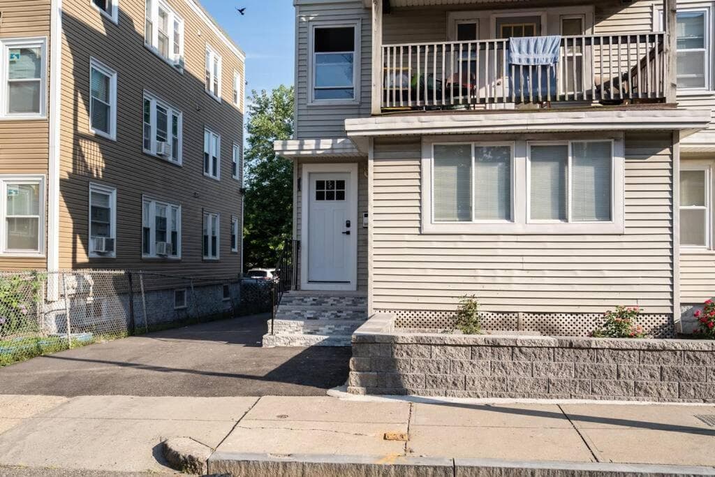 Stylish 4BR Boston Home Pet-Friendly near Savin Hill, I-93 & Red Line 30-1 featured exterior or lobby in Boston, MA — similar hotel
