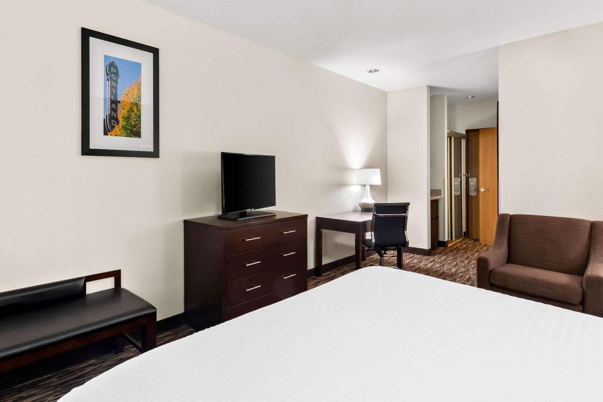 Comfort Suites Portland Airport gallery photo in Portland, OR — image 40