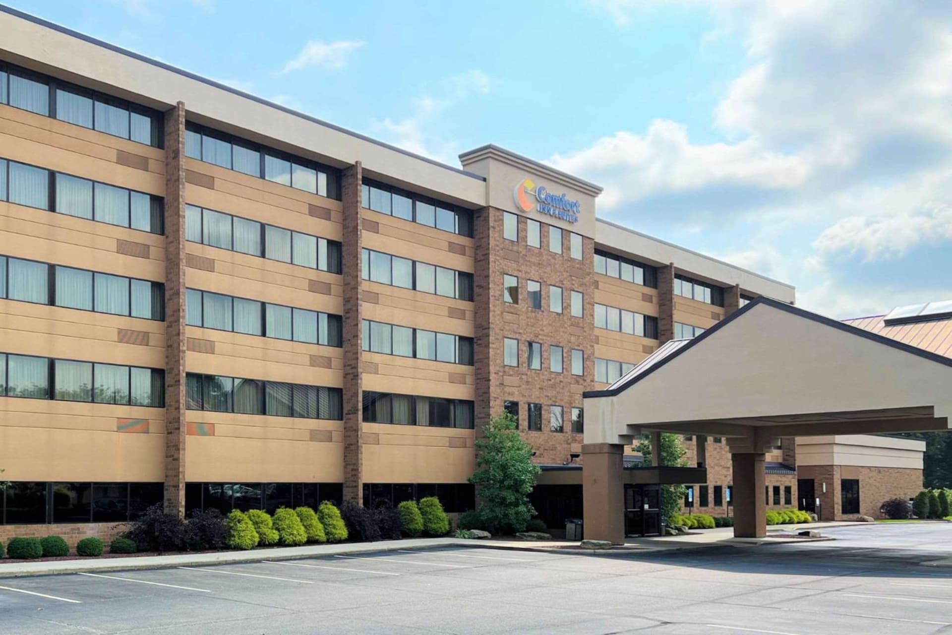 Garner Hotel Wadsworth by IHG featured exterior or lobby in Wadsworth, OH — similar hotel