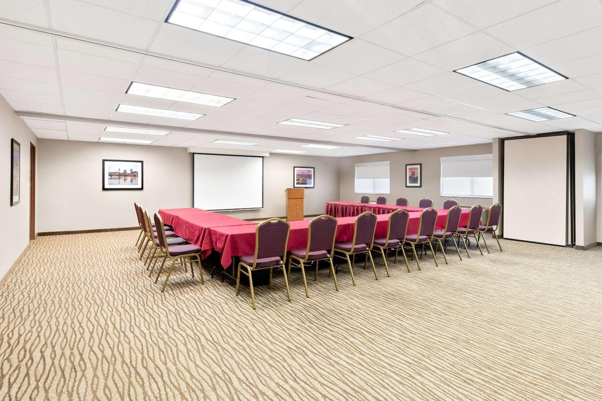 Comfort Suites Portland Airport gallery photo in Portland, OR — image 53