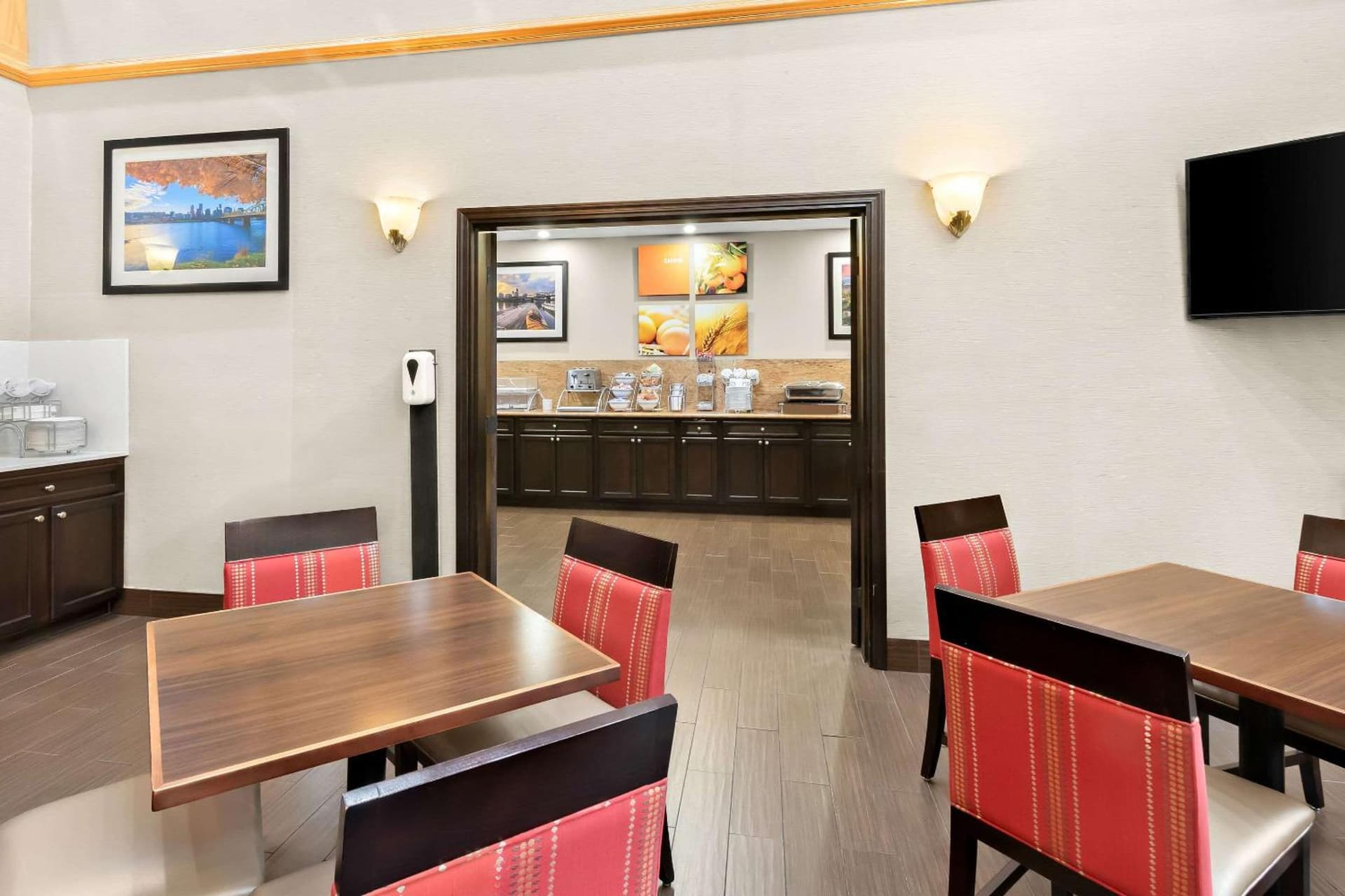 Comfort Suites Portland Airport gallery photo in Portland, OR — image 18