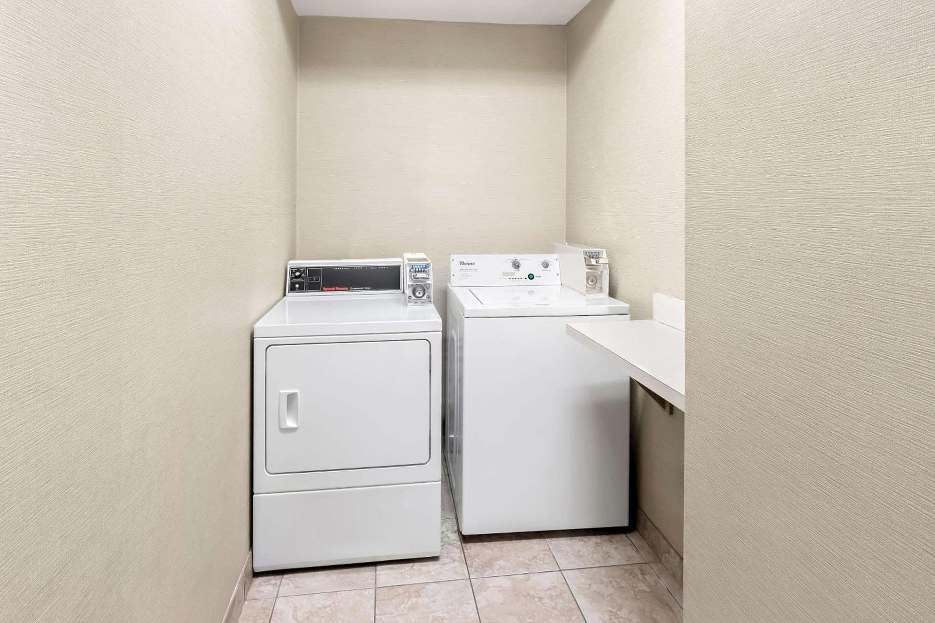 Comfort Suites Portland Airport gallery photo in Portland, OR — image 38