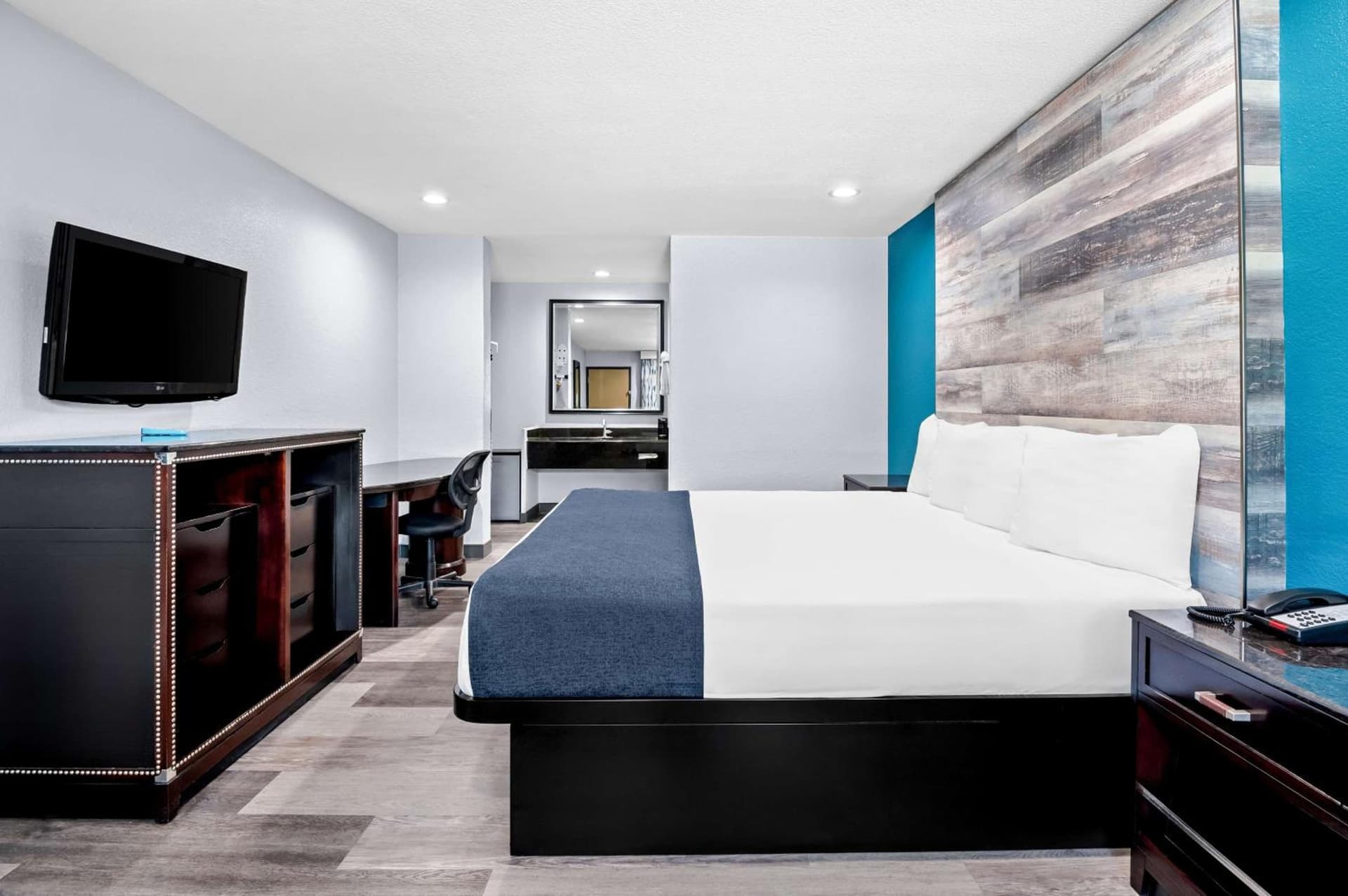 SureStay Hotel by Best Western Buena Park Anaheim property views in Buena Park, CA — gallery photo 3