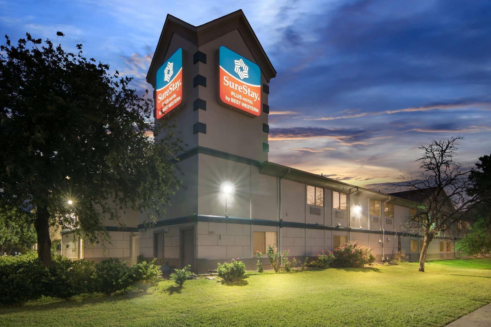 SureStay Plus by Best Western Fort Worth Benbrook featured exterior or lobby in Fort Worth, TX — similar hotel