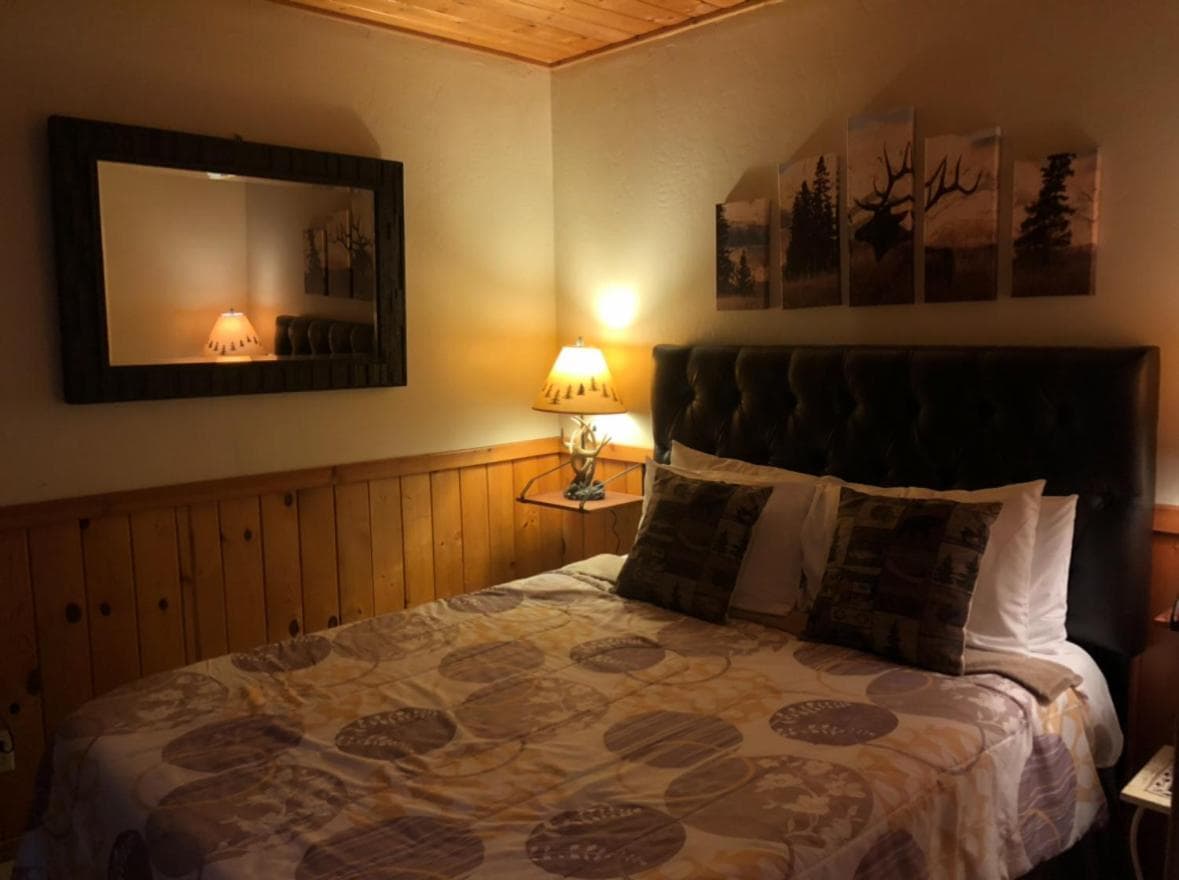 Sequoia River Front Cabins gallery photo in Three Rivers, CA — image 99