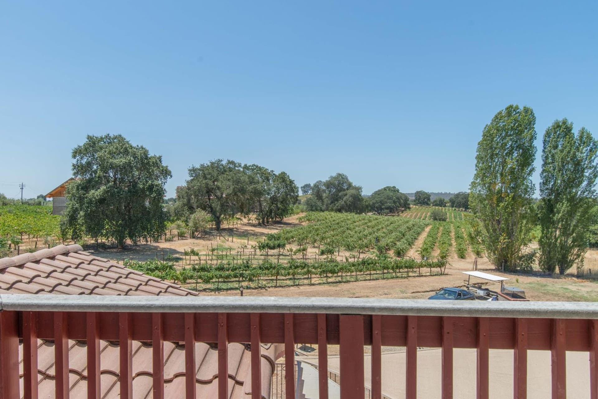 Balcony Suite 2 Fraser Family Vineyard Stay in Amador gallery photo in Plymouth, CA — image 6