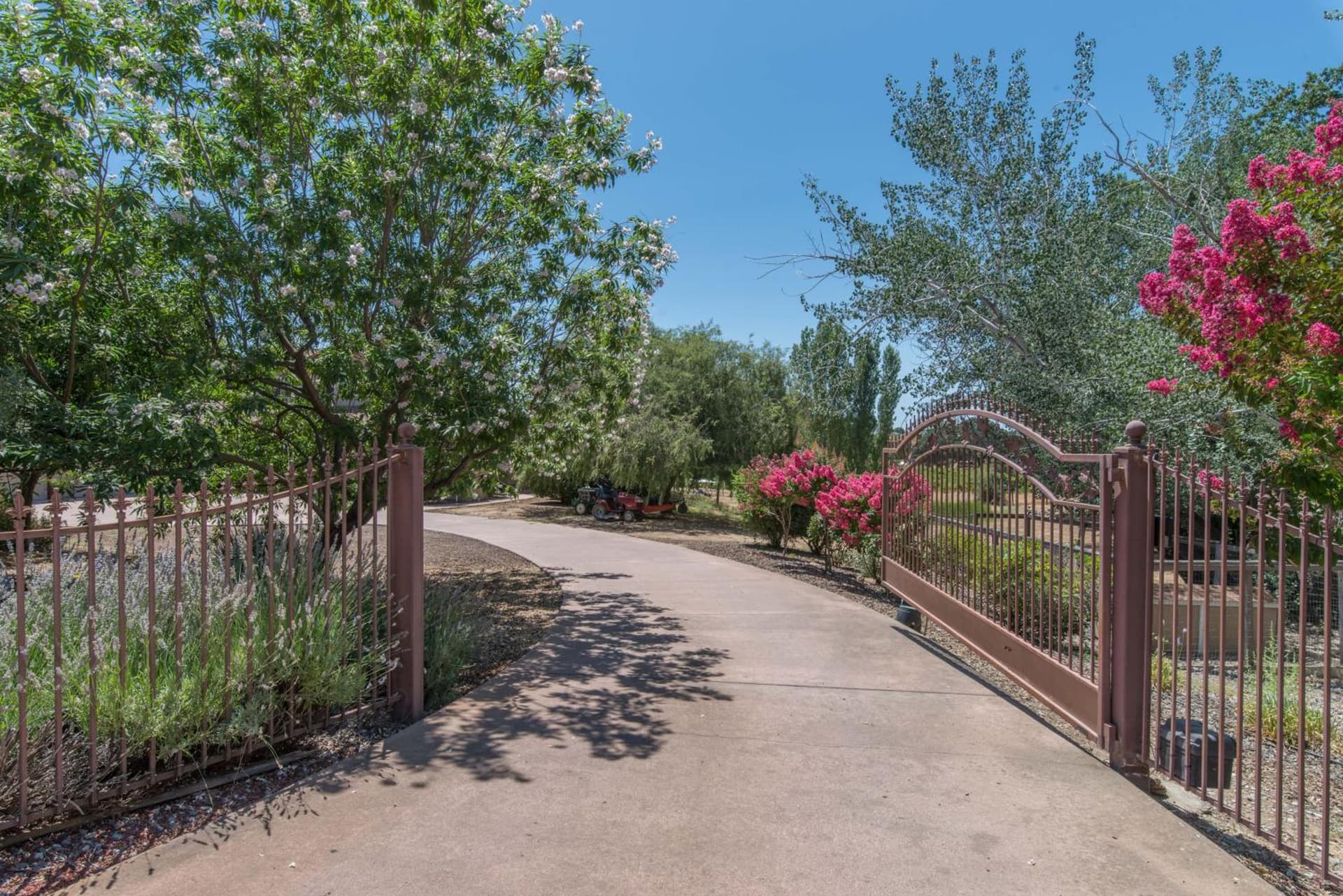 Balcony Suite 2 Fraser Family Vineyard Stay in Amador gallery photo in Plymouth, CA — image 11