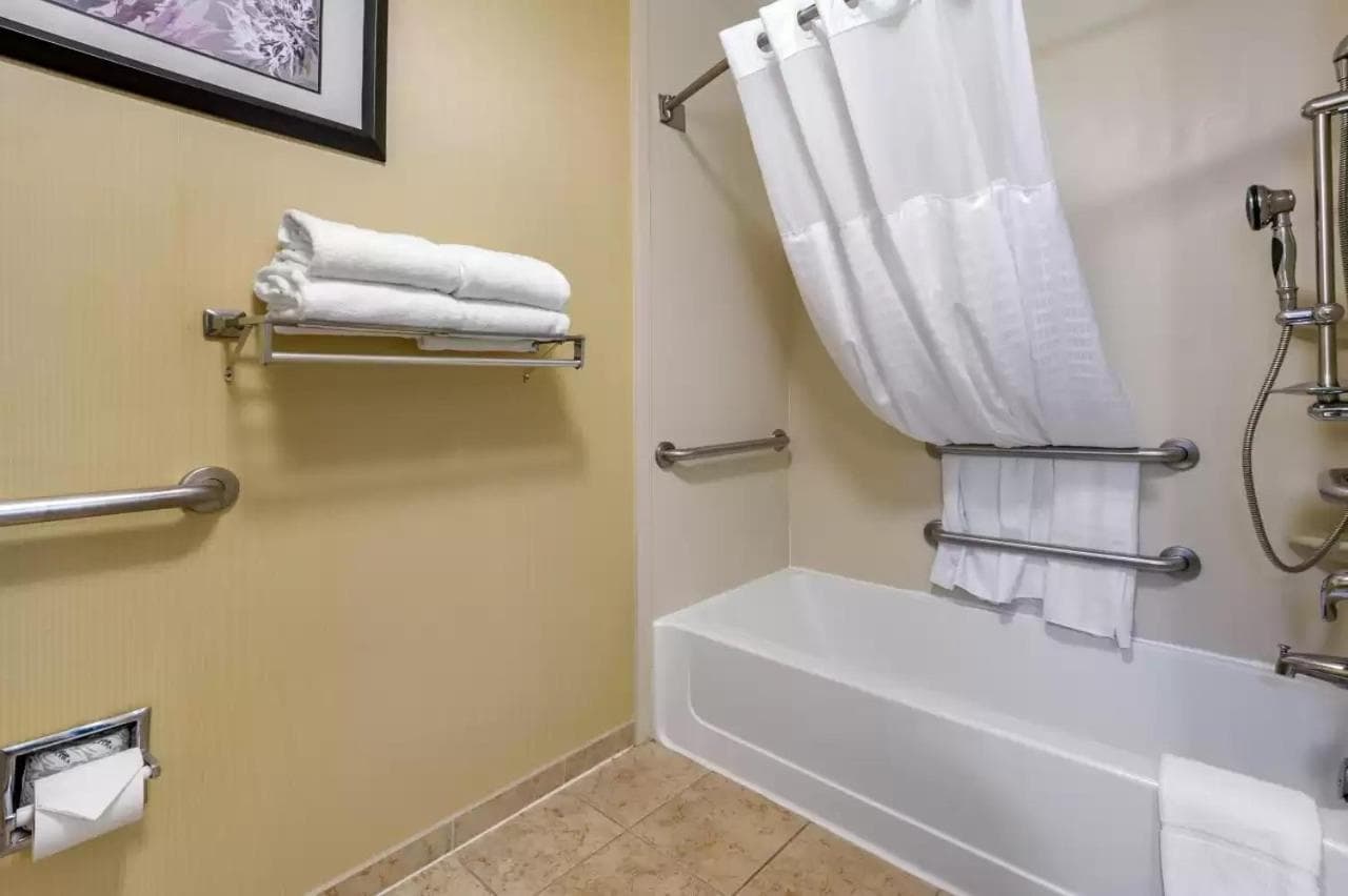 Comfort Suites Urbana Champaign, University Area gallery photo in Champaign, IL — image 32