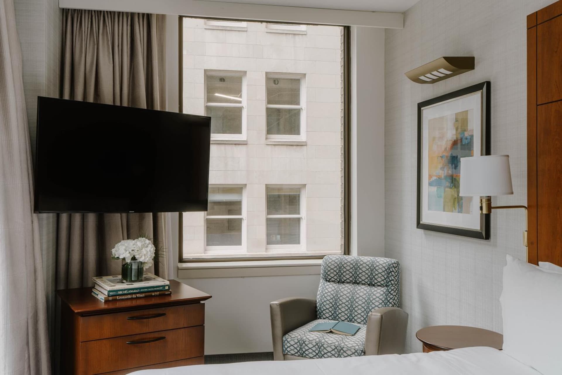 Club Quarters Hotel Central Loop, Chicago gallery photo in Chicago, IL — image 25