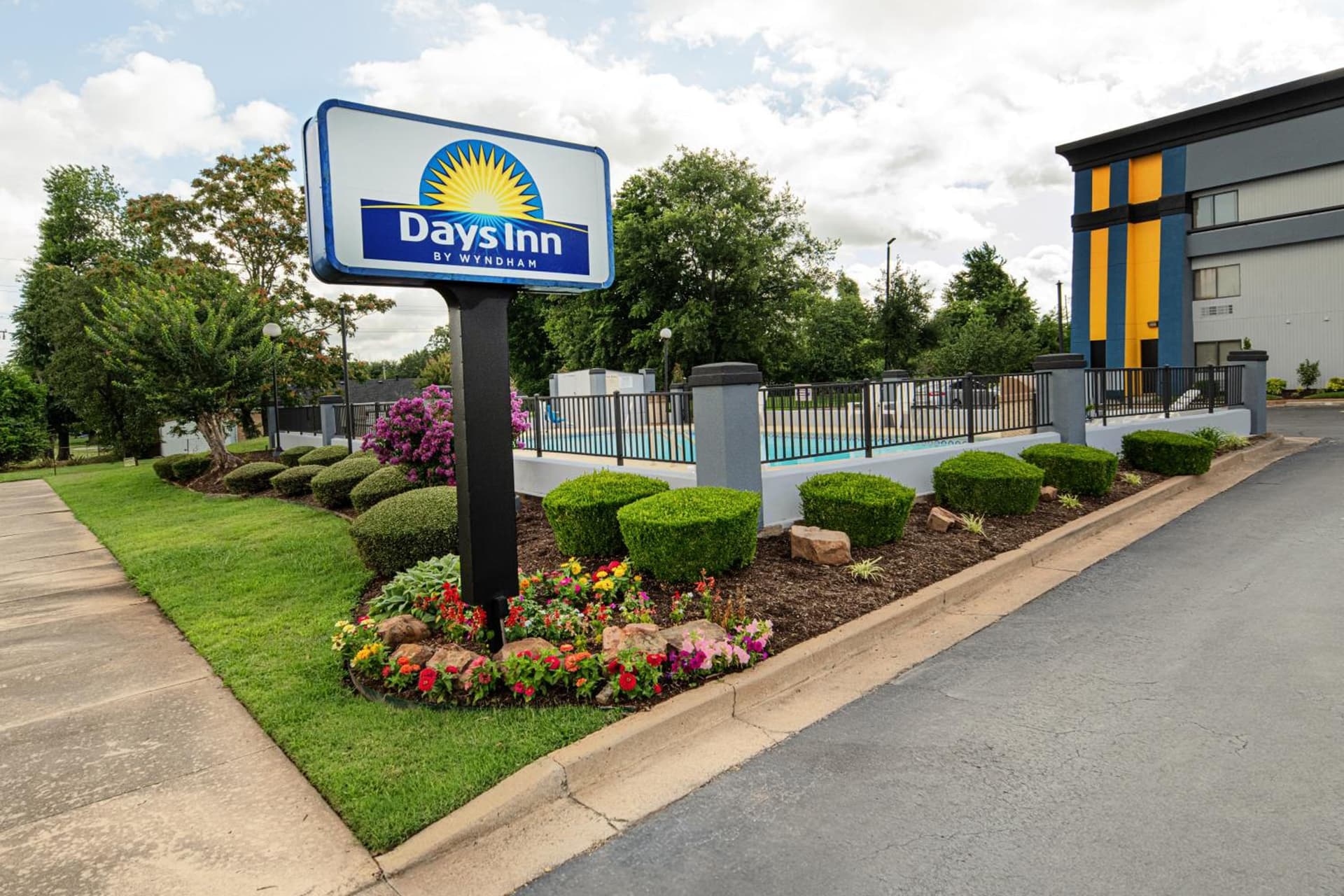 Days Inn by Wyndham Fort Smith gallery photo in Fort Smith, AR — image 31
