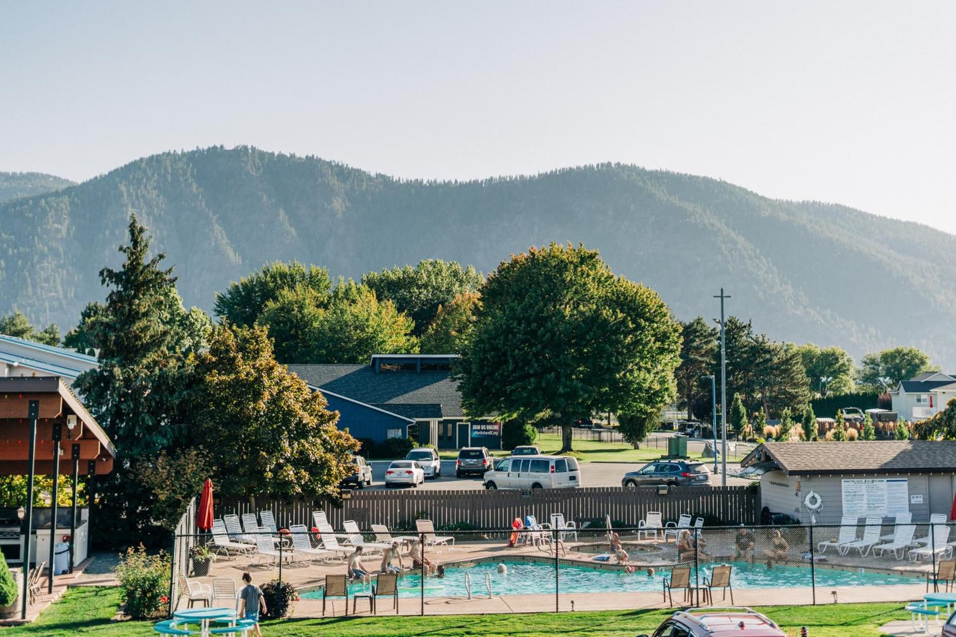 Mountain View Lodge interior in Chelan, WA — gallery photo 2