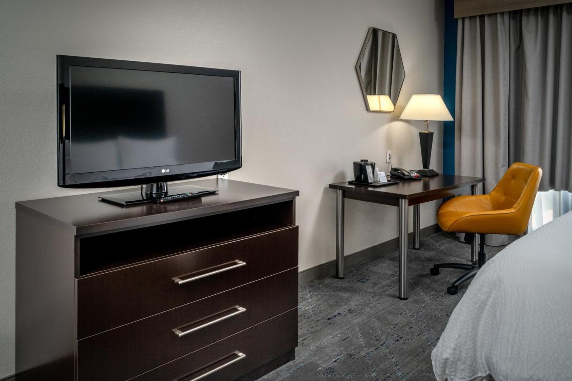 Holiday Inn Express & Suites Cross Lanes by IHG gallery photo in Cross Lanes, WV — image 16