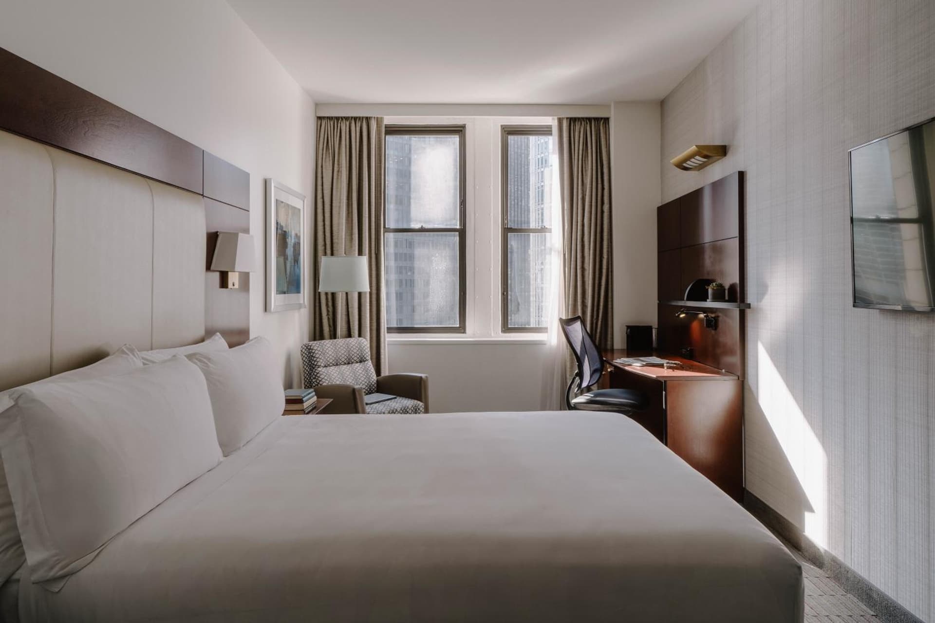 Club Quarters Hotel Wacker at Michigan, Chicago gallery photo in Chicago, IL — image 22