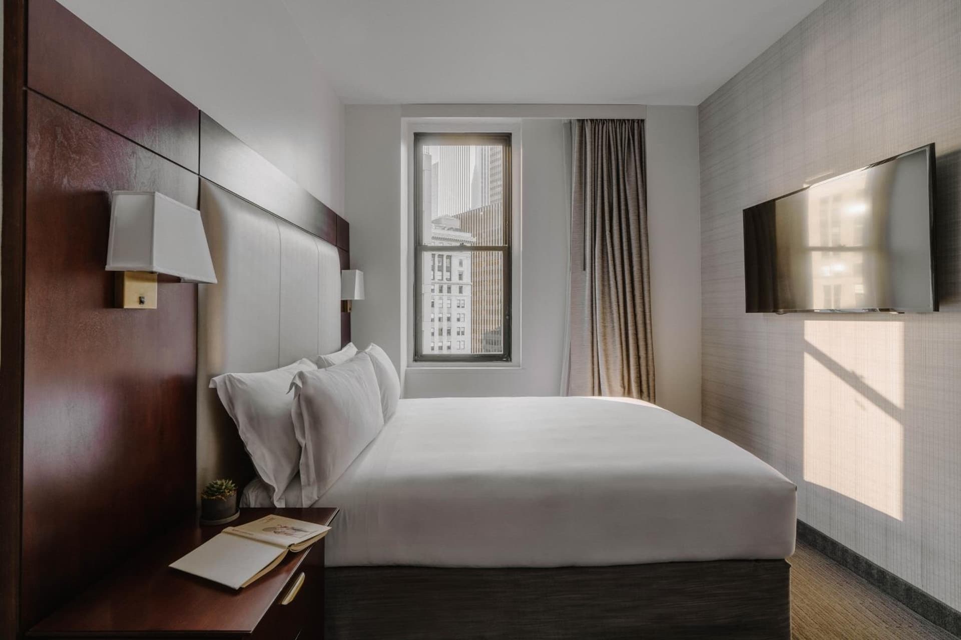 Club Quarters Hotel Wacker at Michigan, Chicago gallery photo in Chicago, IL — image 41