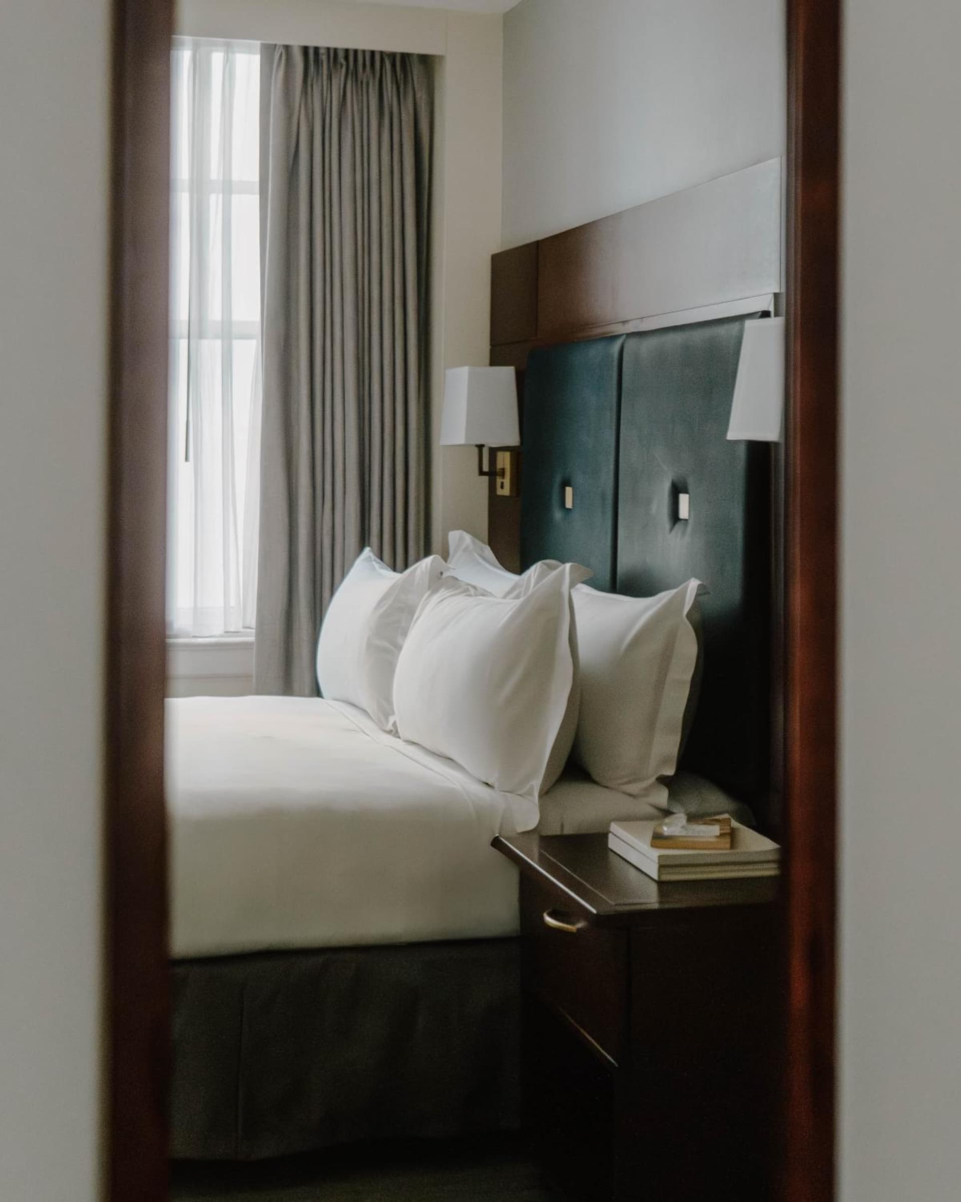Club Quarters Hotel Downtown, Houston gallery photo in Houston, TX — image 32