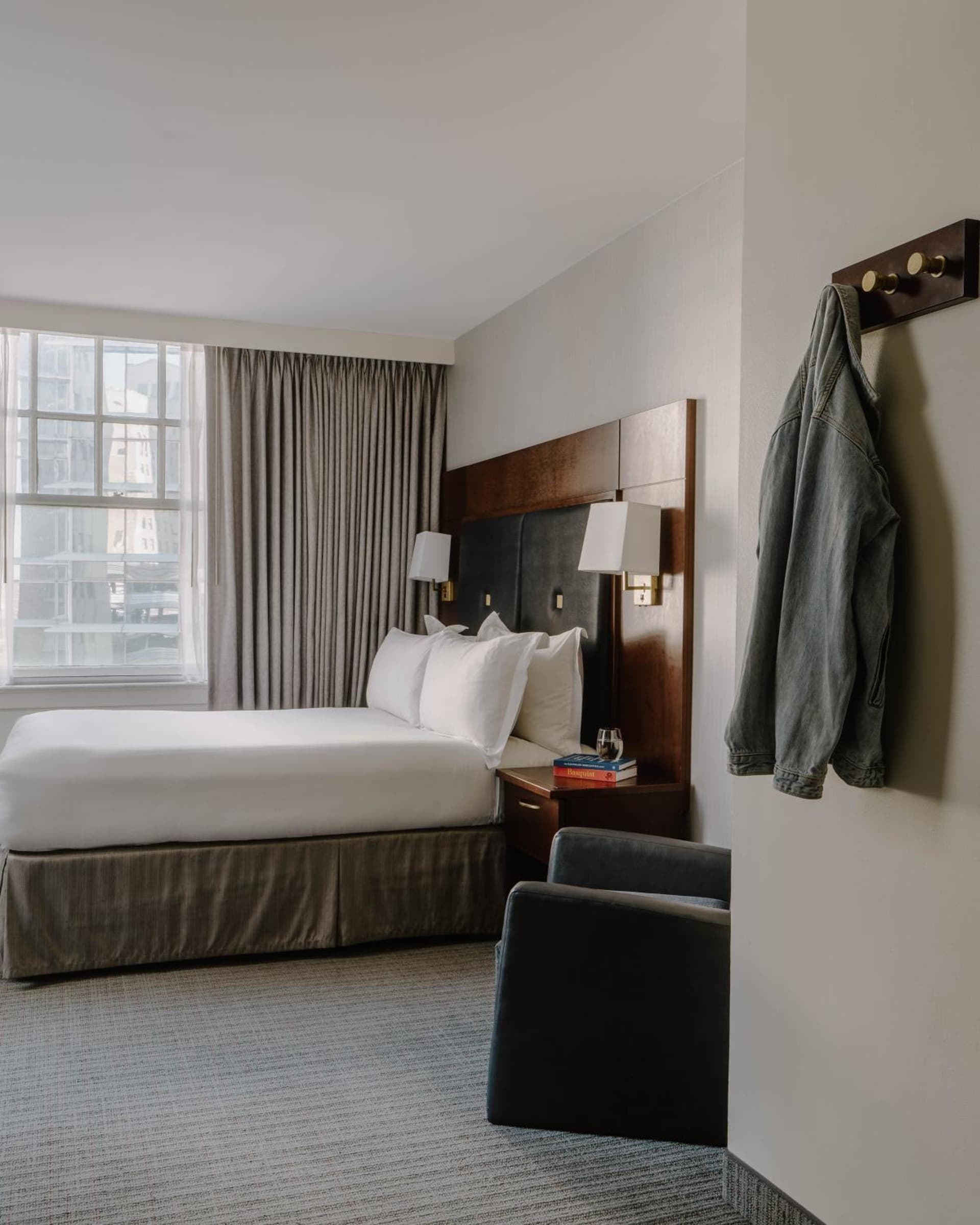 Club Quarters Hotel Downtown, Houston gallery photo in Houston, TX — image 61