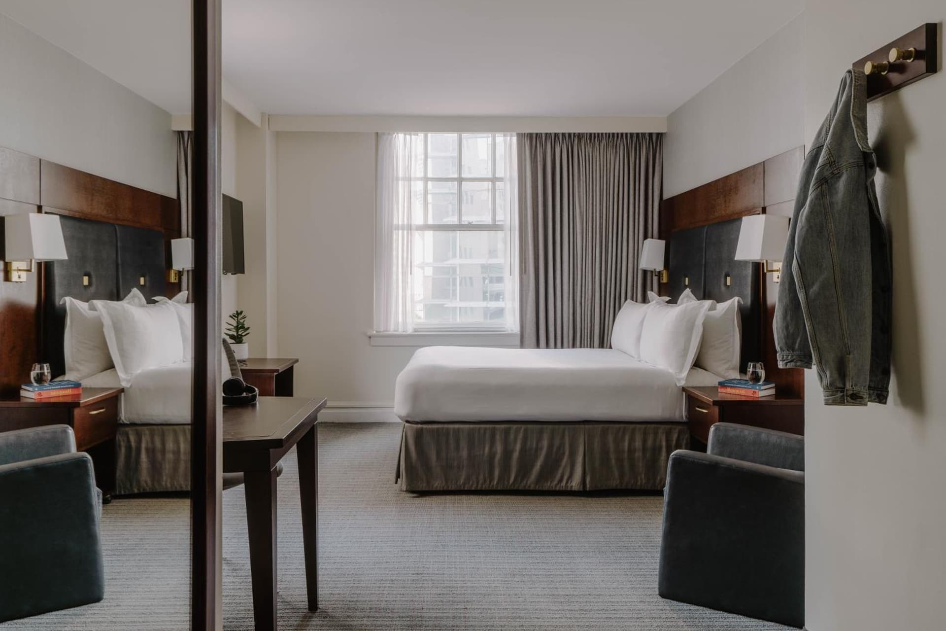 Club Quarters Hotel Downtown, Houston gallery photo in Houston, TX — image 104