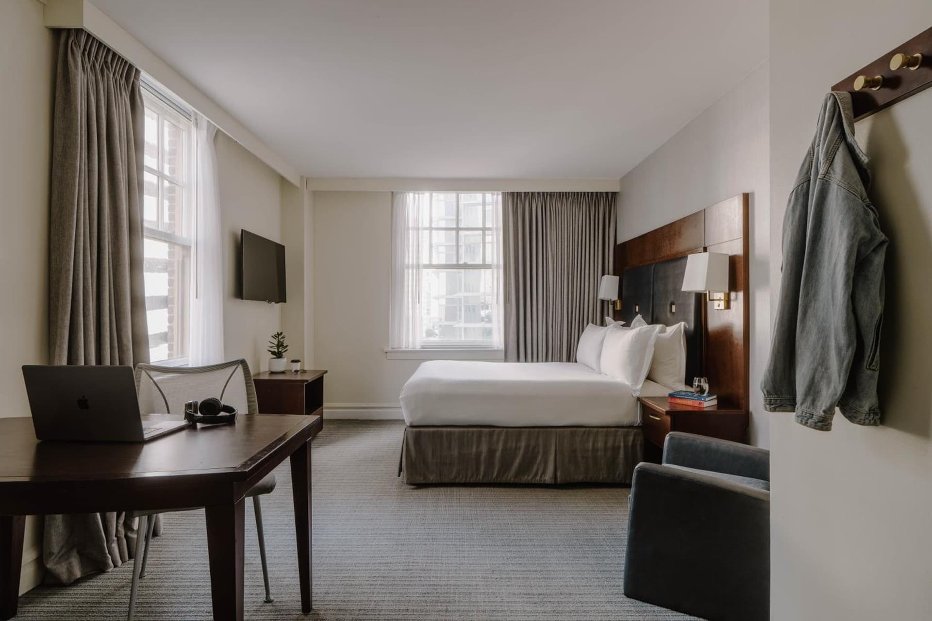 Club Quarters Hotel Downtown, Houston gallery photo in Houston, TX — image 80