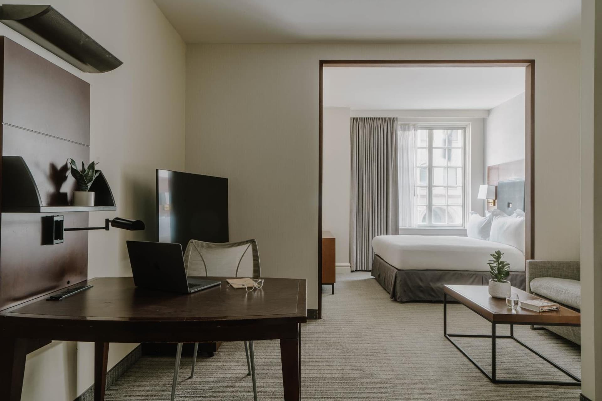 Club Quarters Hotel Downtown, Houston gallery photo in Houston, TX — image 63