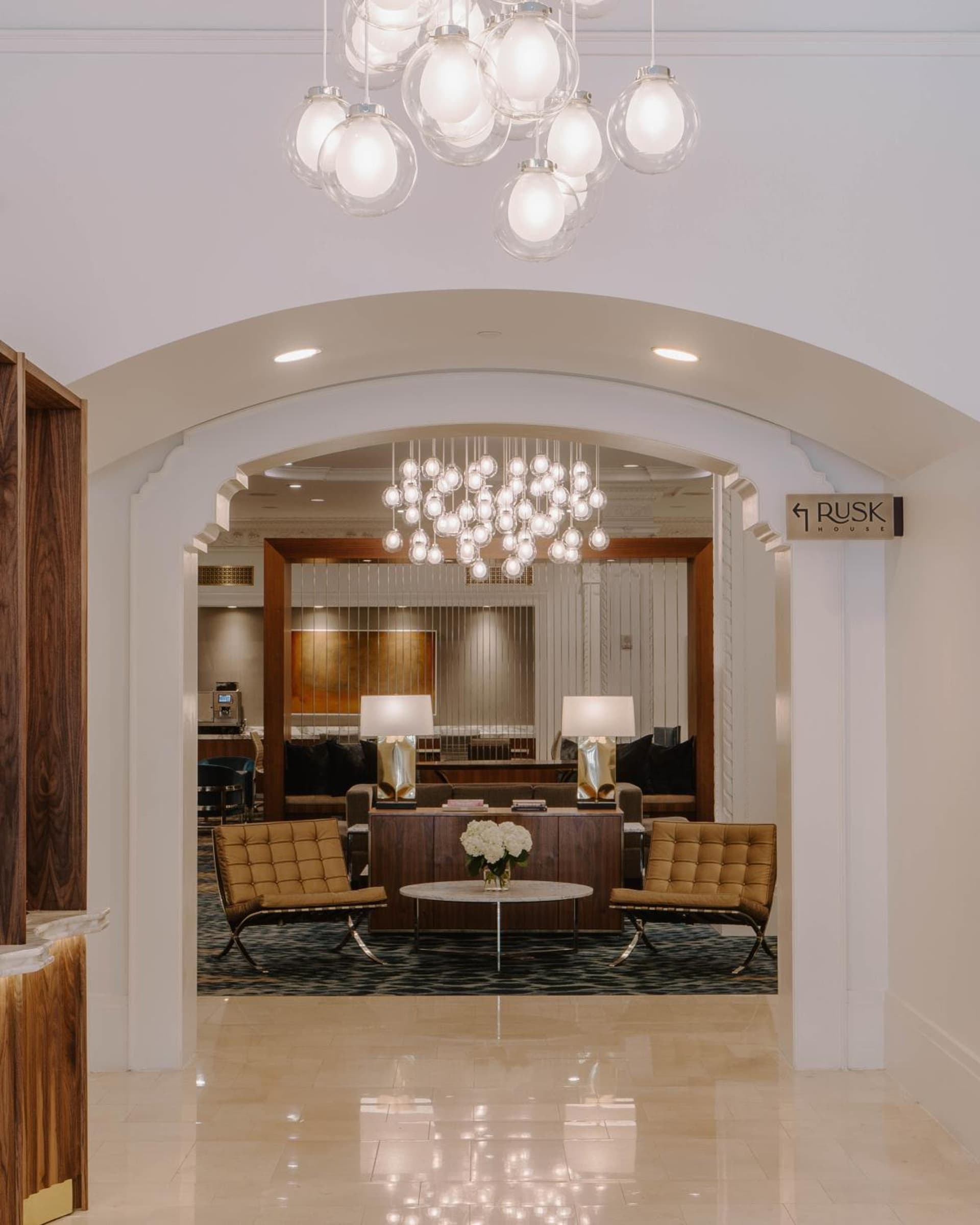 Club Quarters Hotel Downtown, Houston gallery photo in Houston, TX — image 97