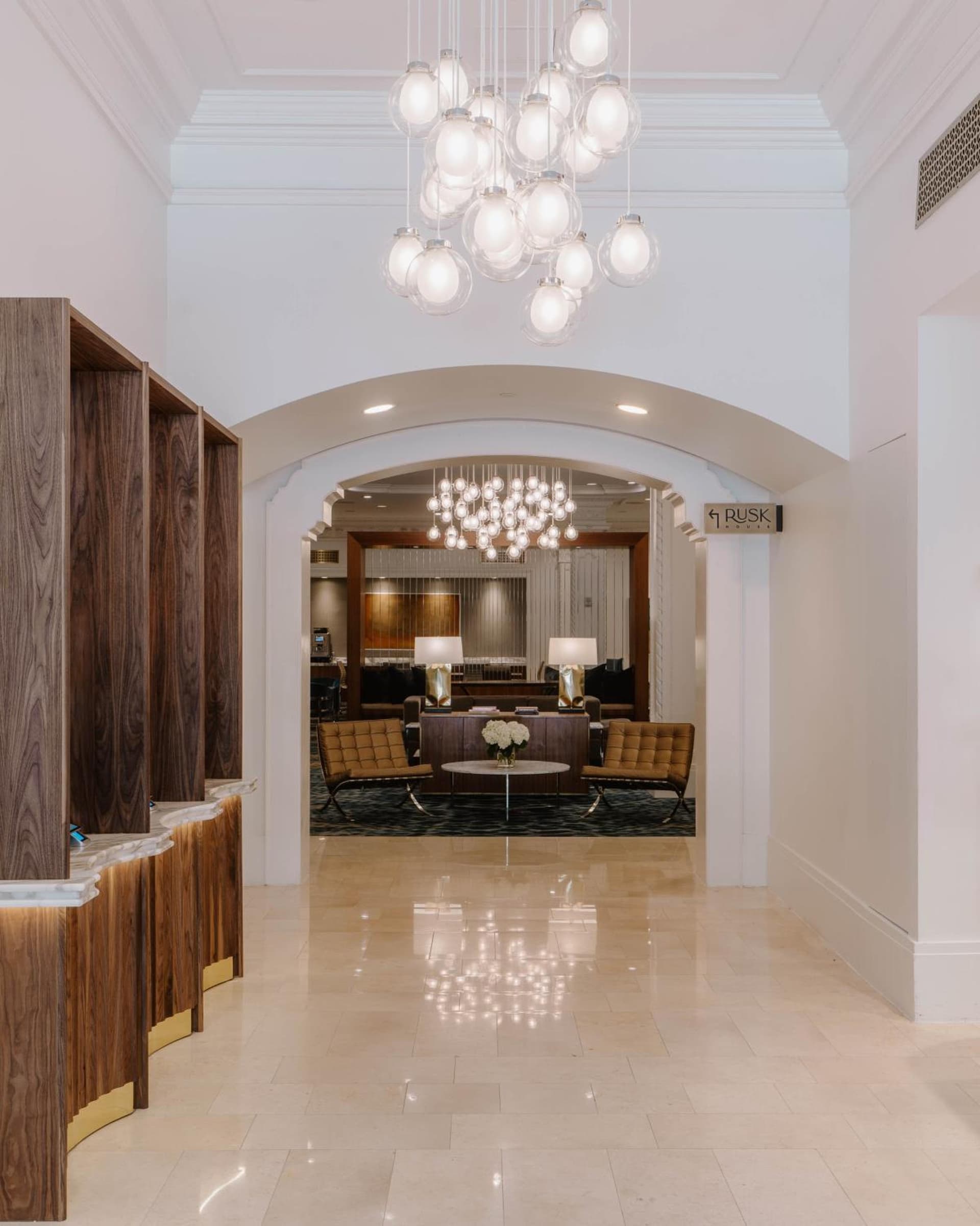 Club Quarters Hotel Downtown, Houston gallery photo in Houston, TX — image 42