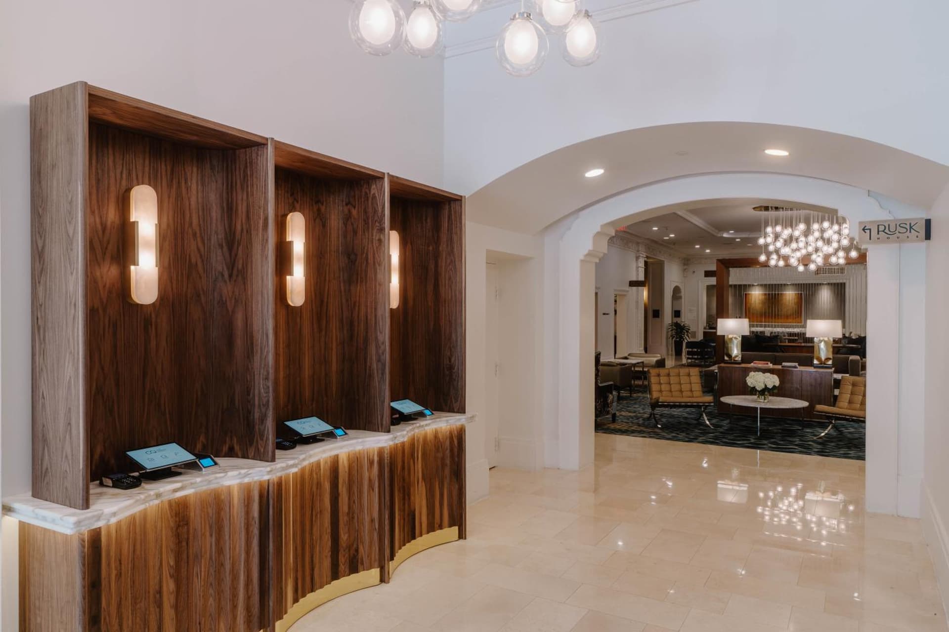 Club Quarters Hotel Downtown, Houston gallery photo in Houston, TX — image 39