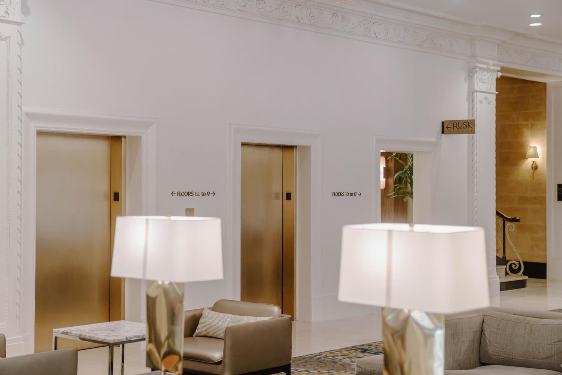 Club Quarters Hotel Downtown, Houston gallery photo in Houston, TX — image 45
