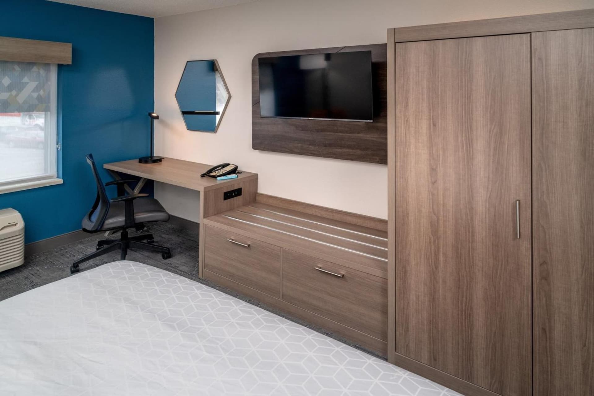 Holiday Inn Express - Charleston/Kanawha City by IHG gallery photo in Charleston, WV — image 9