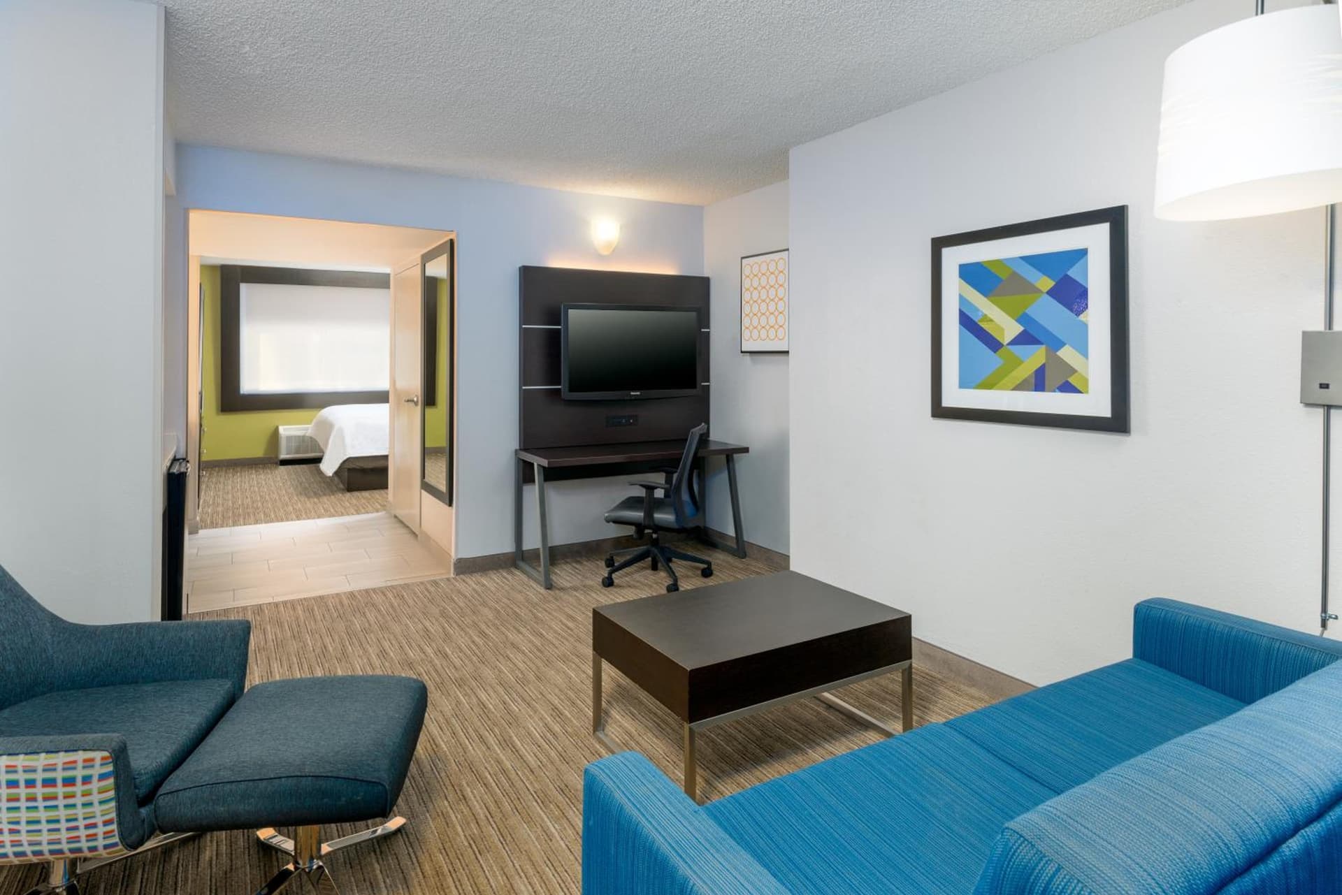 Holiday Inn Express Miami Airport Doral Area by IHG property views in Miami, FL — gallery photo 3