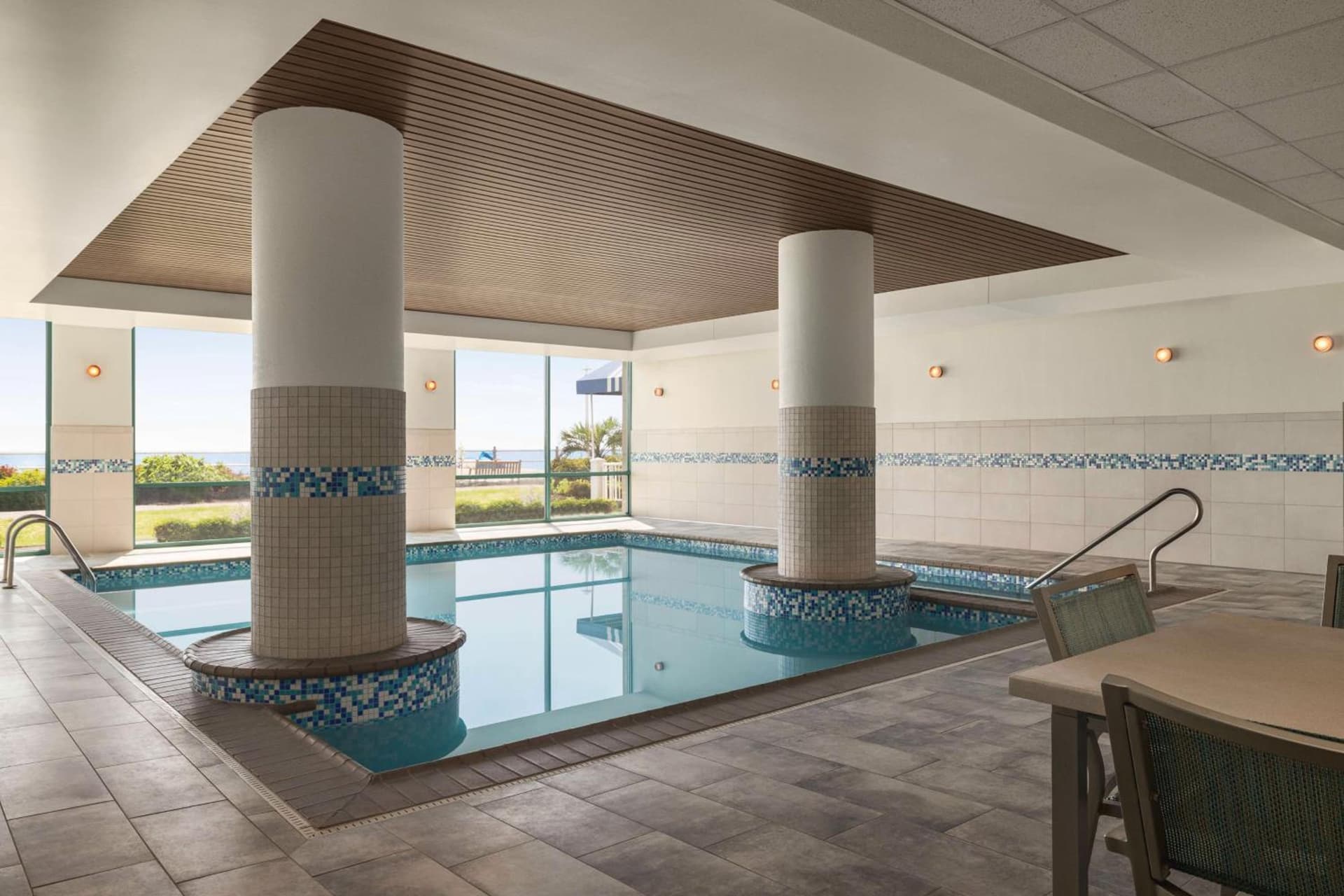 Hampton Inn Virginia Beach-Oceanfront South gallery photo in Virginia Beach, VA — image 15