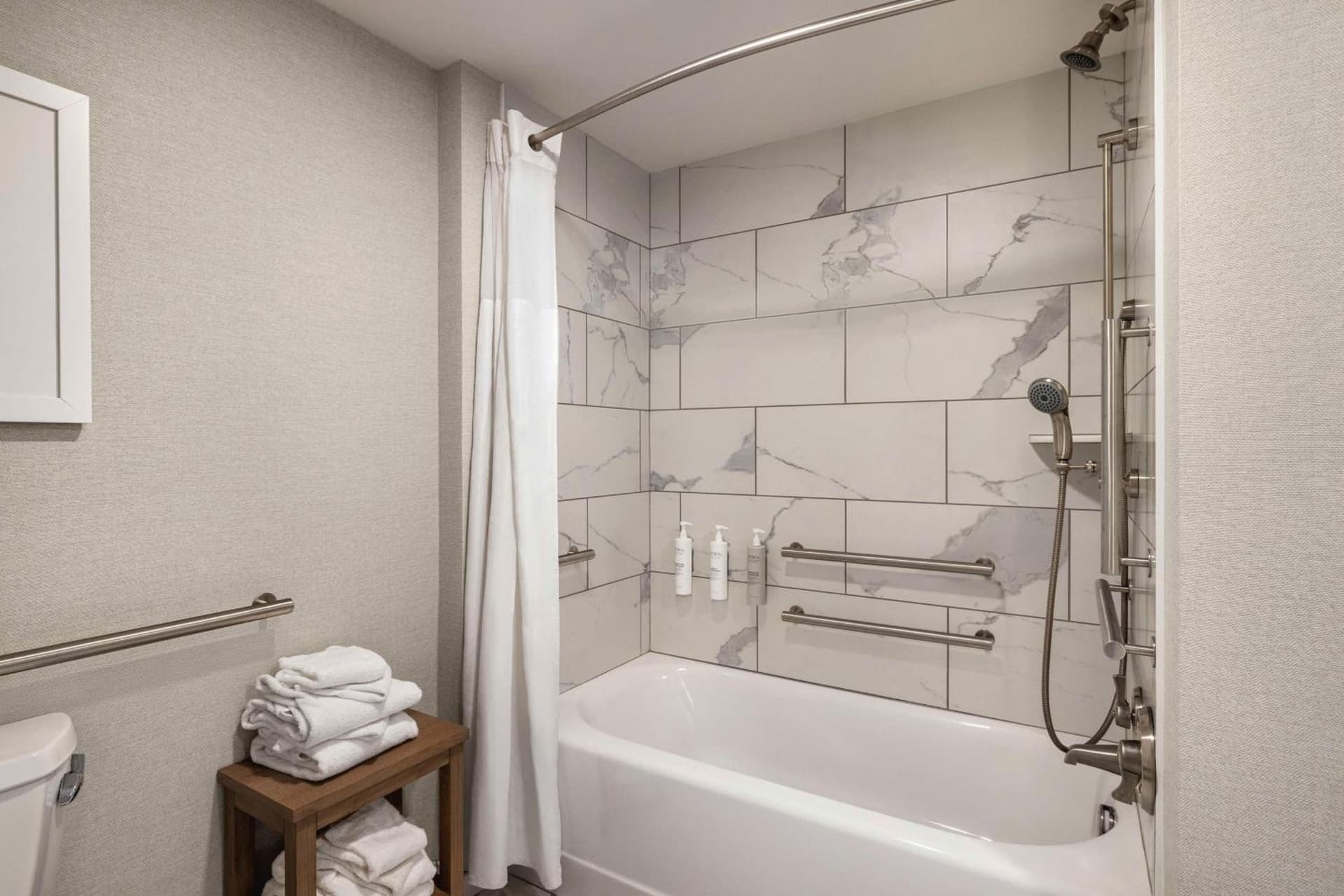 Hampton Inn Virginia Beach-Oceanfront South gallery photo in Virginia Beach, VA — image 24