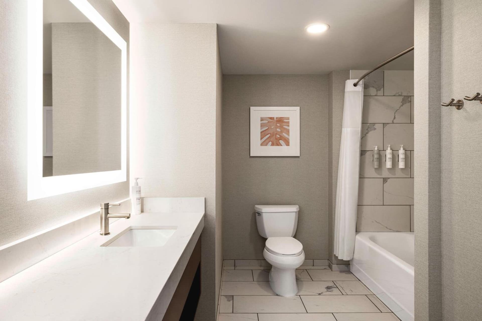 Hampton Inn Virginia Beach-Oceanfront South gallery photo in Virginia Beach, VA — image 31