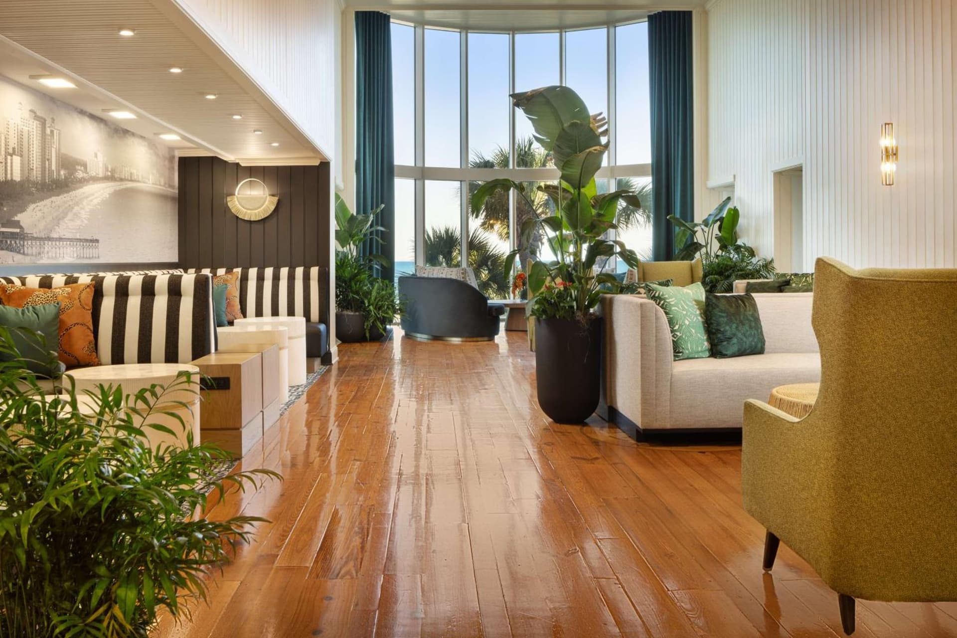 Hampton Inn & Suites Myrtle Beach Oceanfront gallery photo in Myrtle Beach, SC — image 8