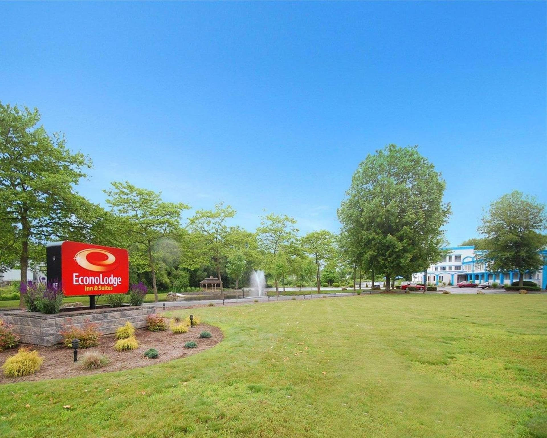 Econo Lodge Inn & Suites Old Saybrook - Westbrook gallery photo in Old Saybrook, CT — image 15