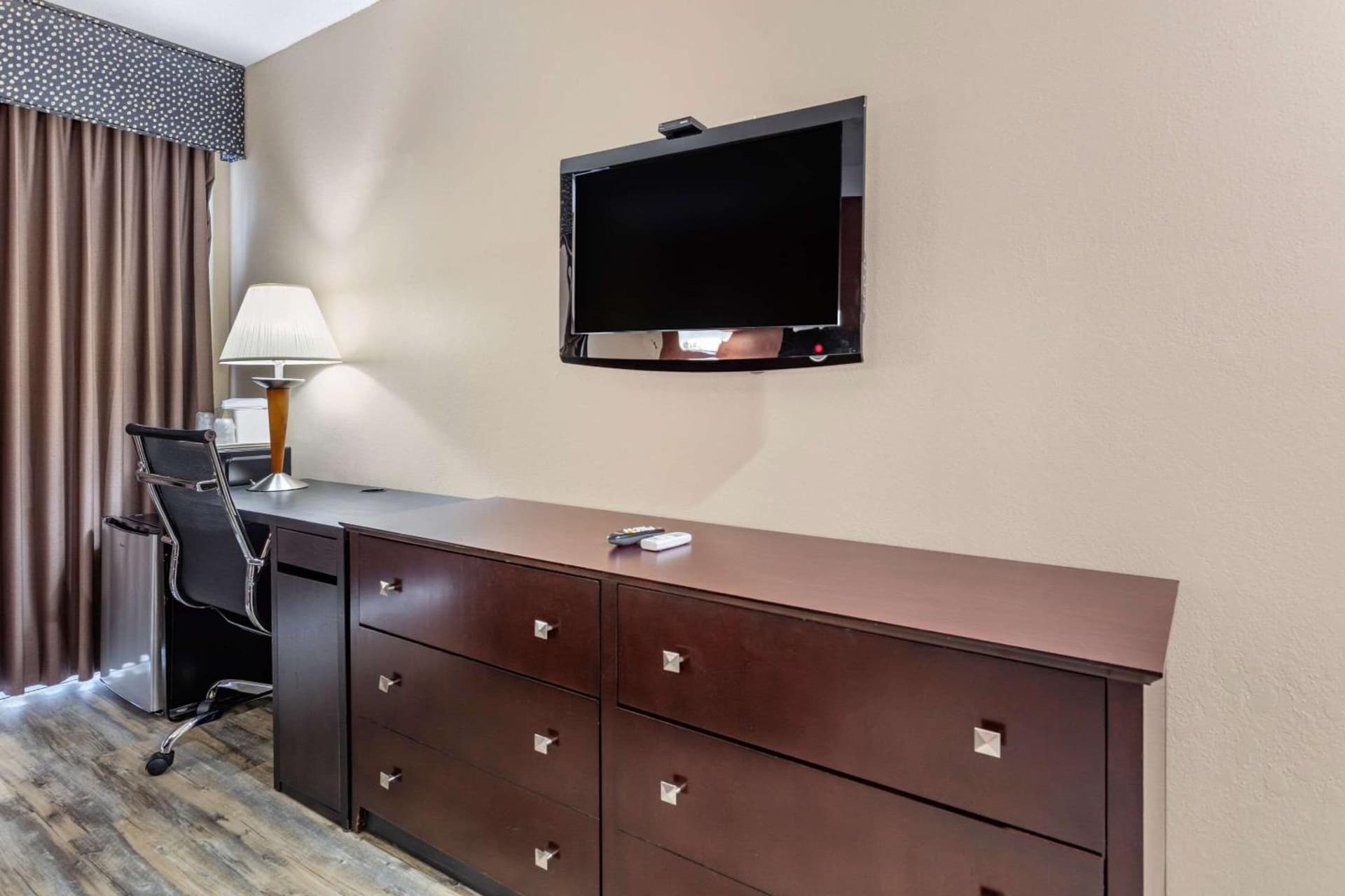 Econo Lodge Inn & Suites Old Saybrook - Westbrook gallery photo in Old Saybrook, CT — image 42