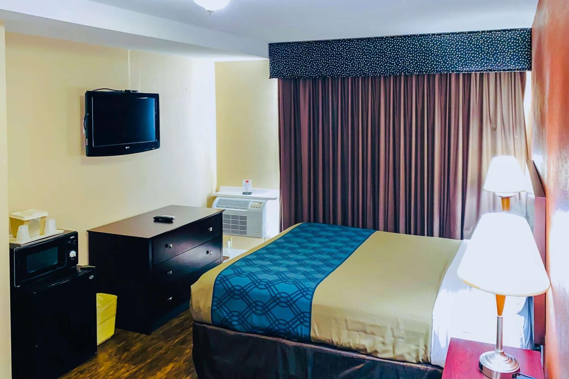 Econo Lodge Inn & Suites Old Saybrook - Westbrook gallery photo in Old Saybrook, CT — image 26