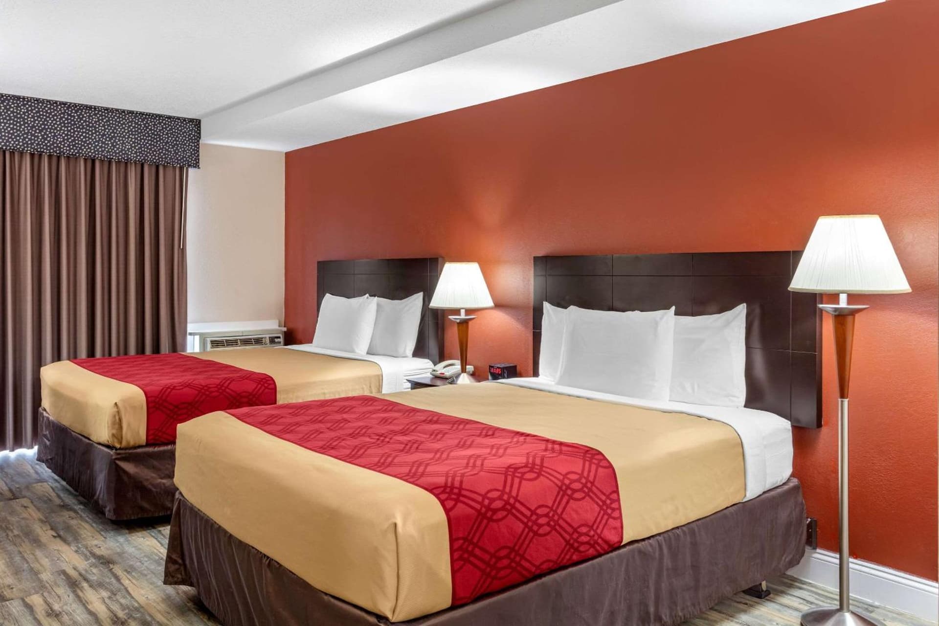 Econo Lodge Inn & Suites Old Saybrook - Westbrook gallery photo in Old Saybrook, CT — image 40