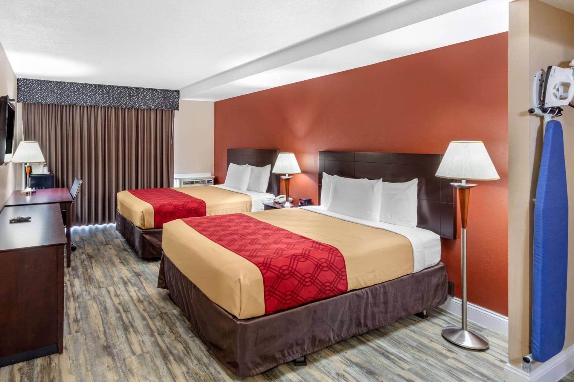 Econo Lodge Inn & Suites Old Saybrook - Westbrook gallery photo in Old Saybrook, CT — image 36