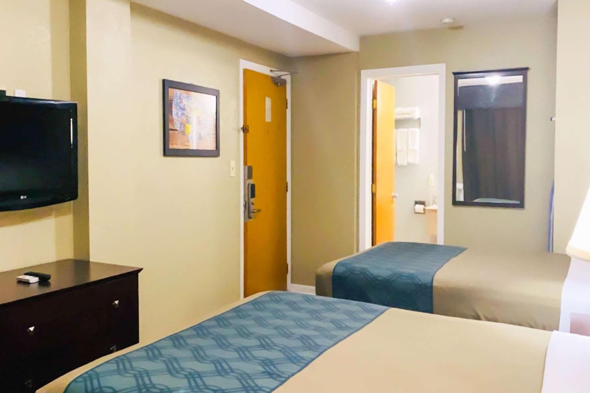Econo Lodge Inn & Suites Old Saybrook - Westbrook gallery photo in Old Saybrook, CT — image 21