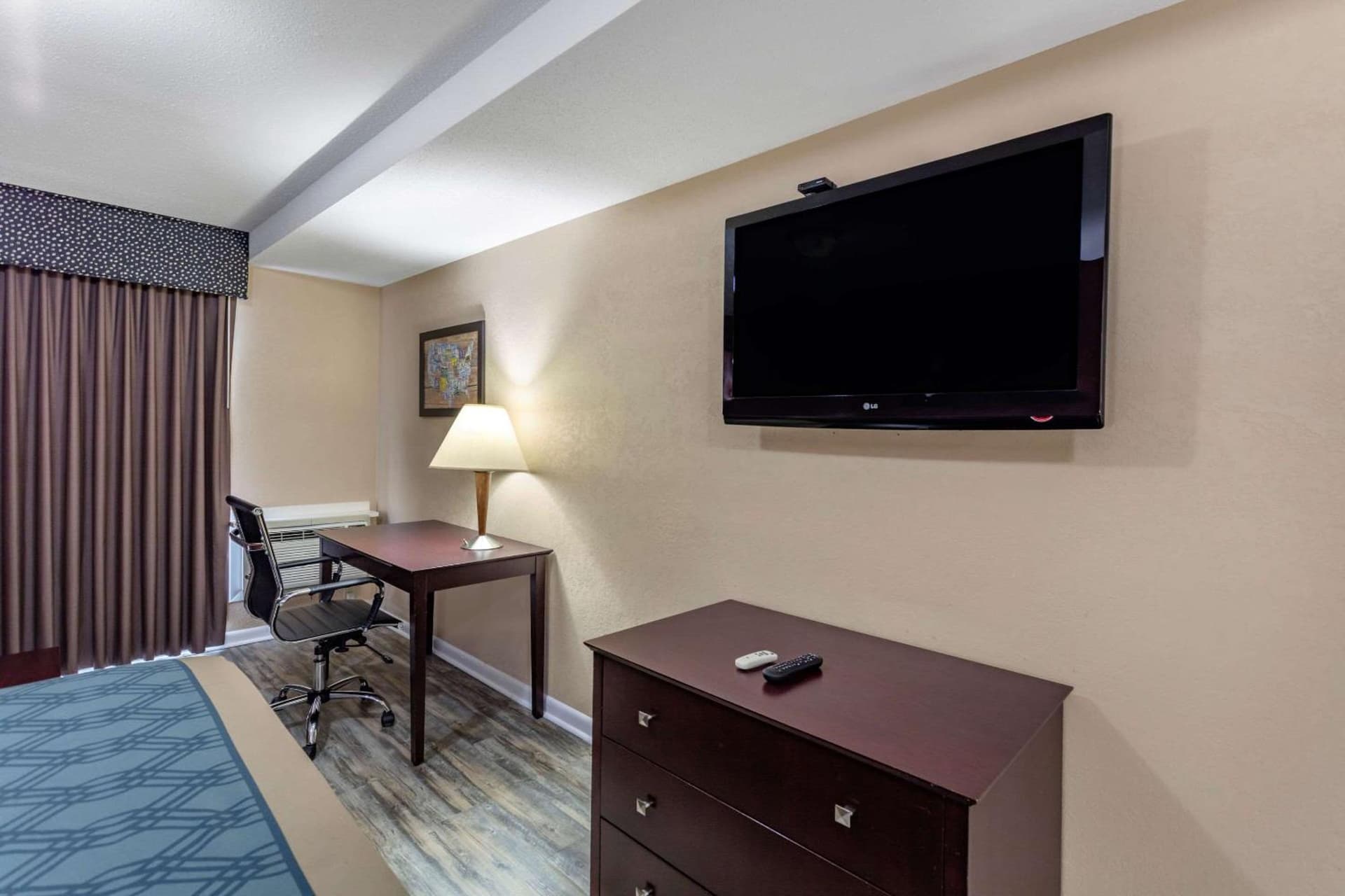 Econo Lodge Inn & Suites Old Saybrook - Westbrook gallery photo in Old Saybrook, CT — image 28