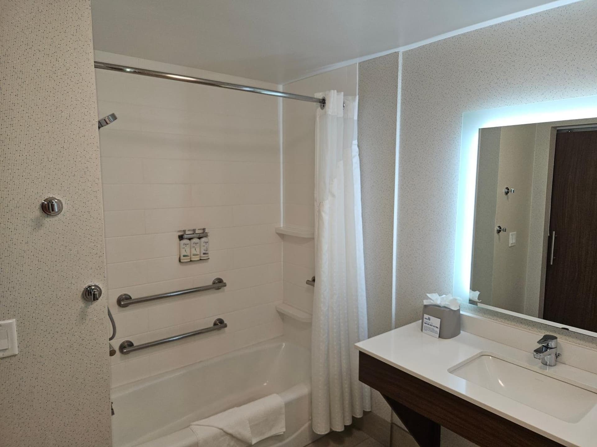 Holiday Inn Express & Suites Chico by IHG gallery photo in Chico, CA — image 29