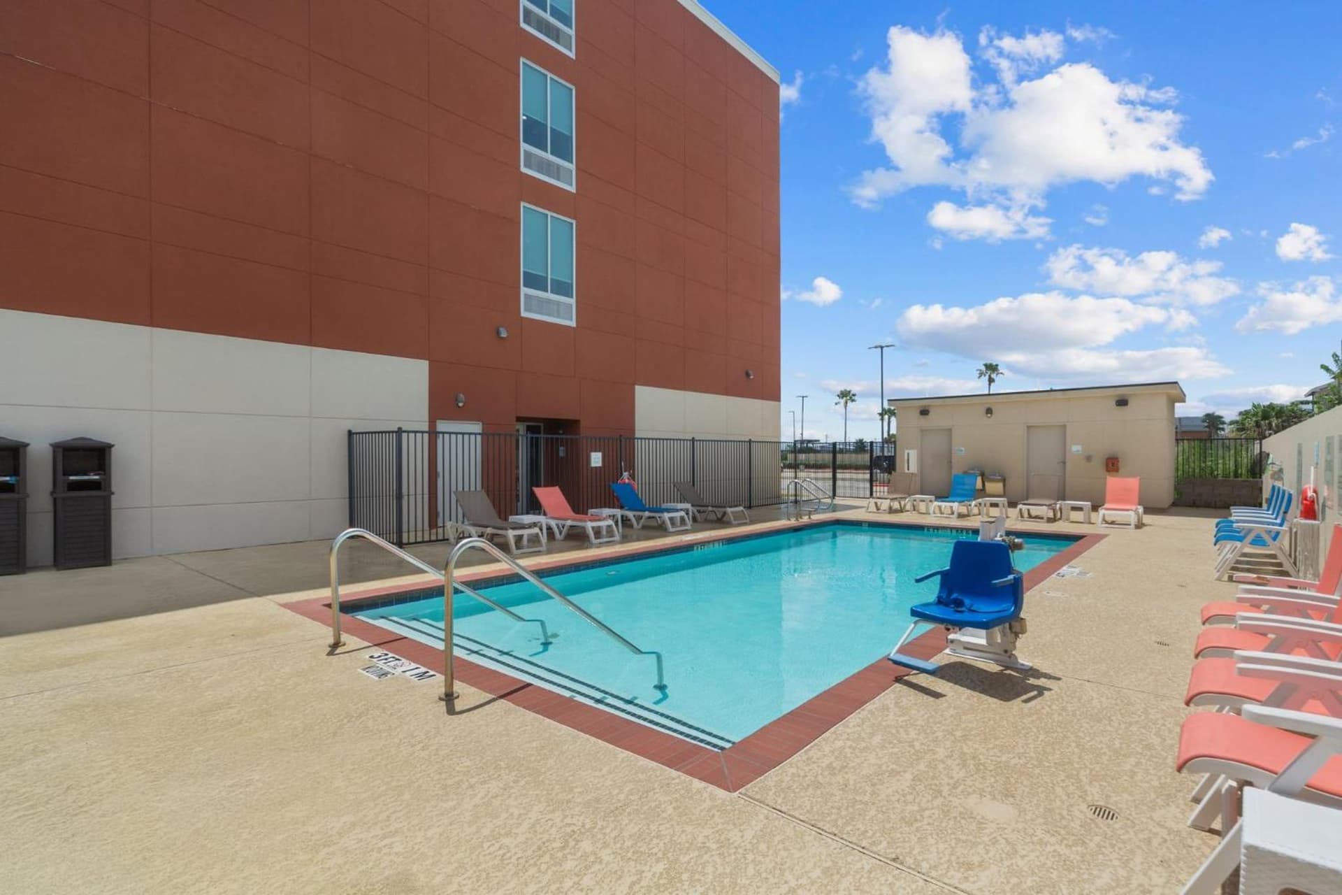 Holiday Inn Express & Suites - Houston NASA - Boardwalk Area by IHG gallery photo in Seabrook, TX — image 38