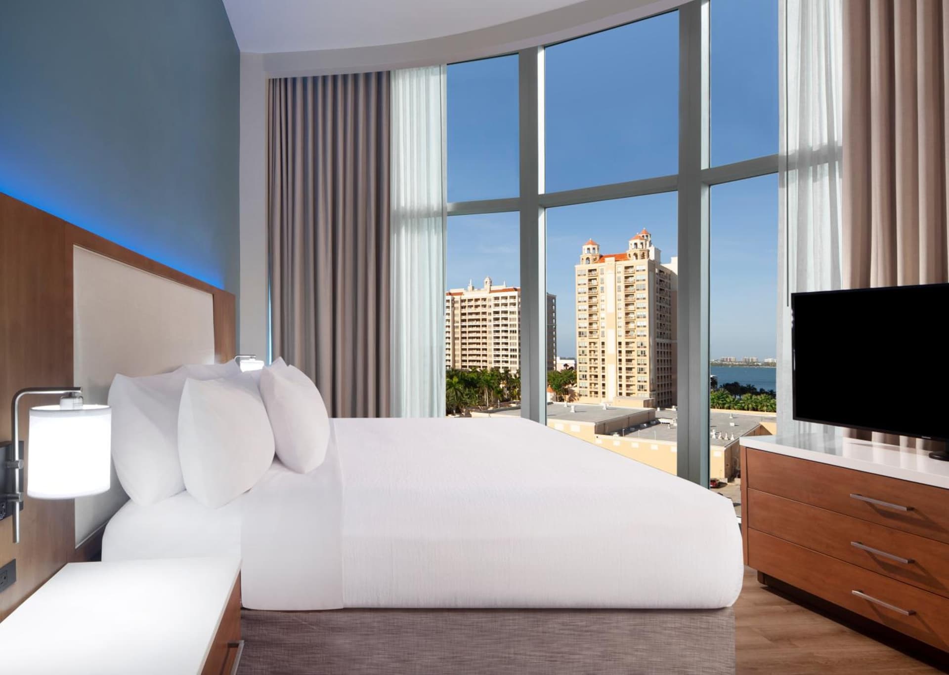 Embassy Suites By Hilton Sarasota gallery photo in Sarasota, FL — image 42