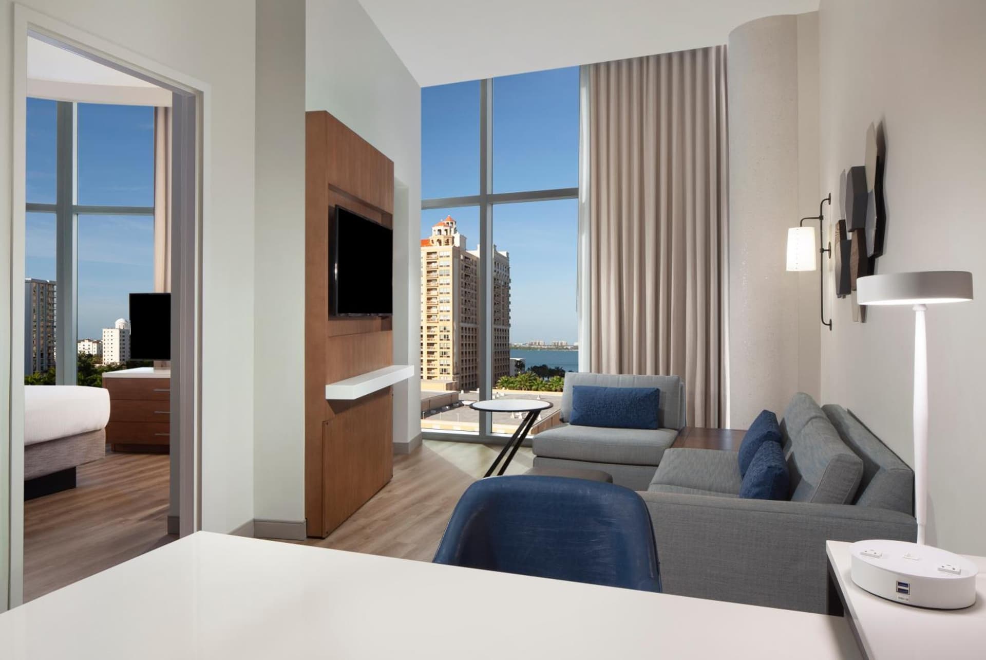 Embassy Suites By Hilton Sarasota gallery photo in Sarasota, FL — image 6